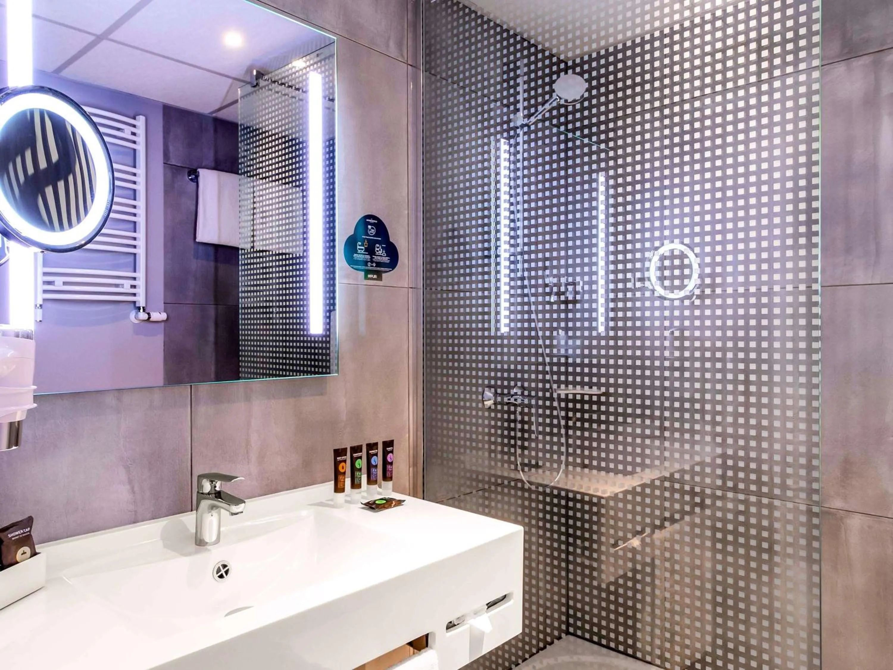 Photo of the whole room in Novotel Warszawa Airport