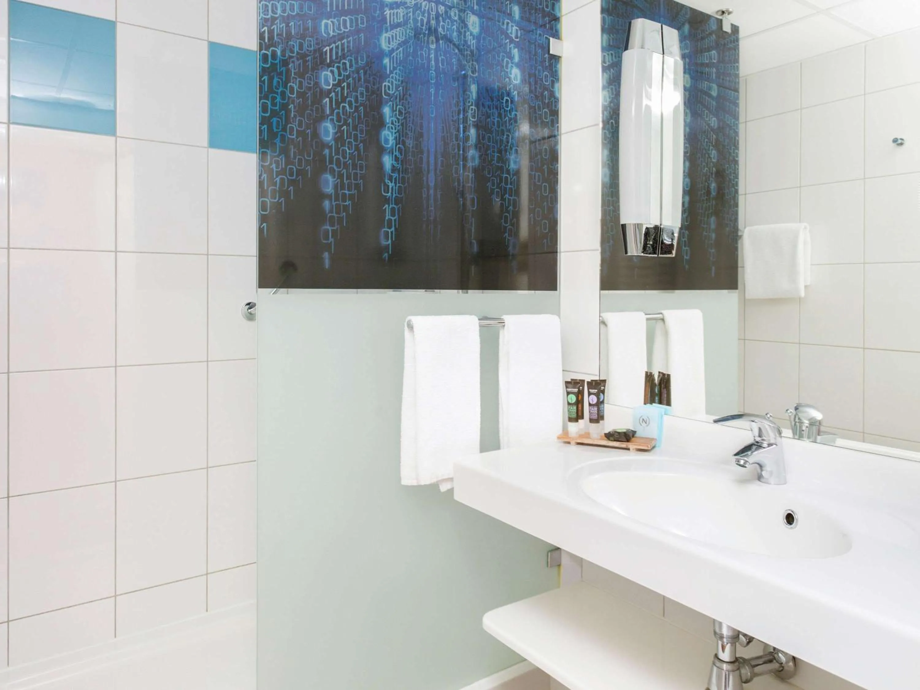 Photo of the whole room in Novotel Warszawa Airport