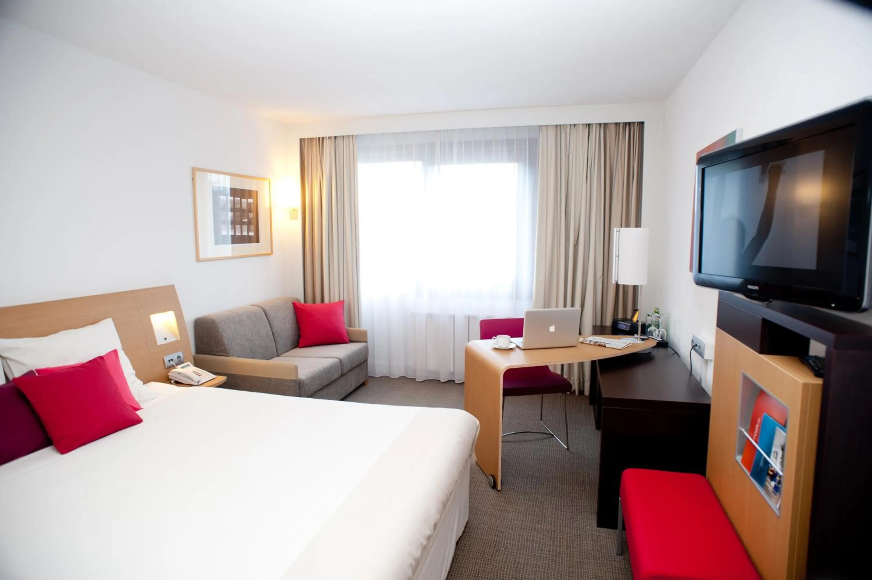 Photo of the whole room, Bed in Novotel Warszawa Airport