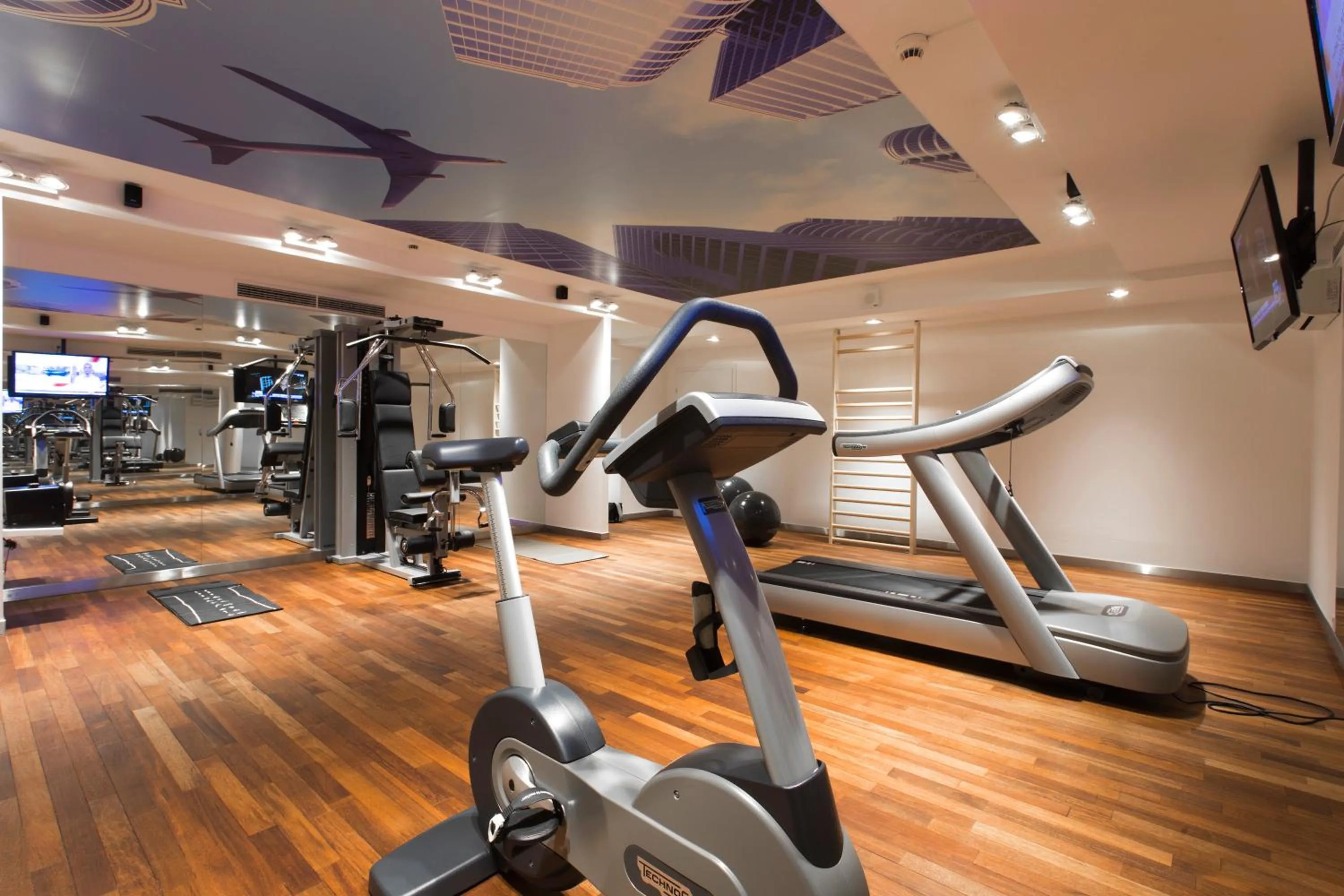 Fitness centre/facilities in Novotel Warszawa Airport