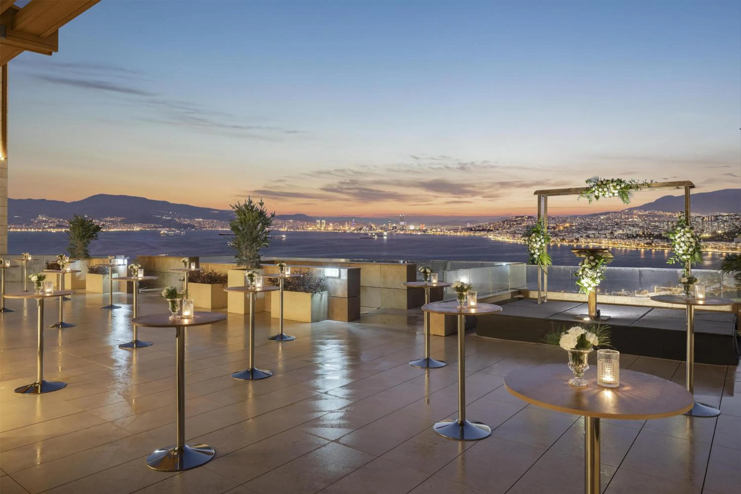 Lobby or reception in Hyatt Regency Izmir IstinyePark