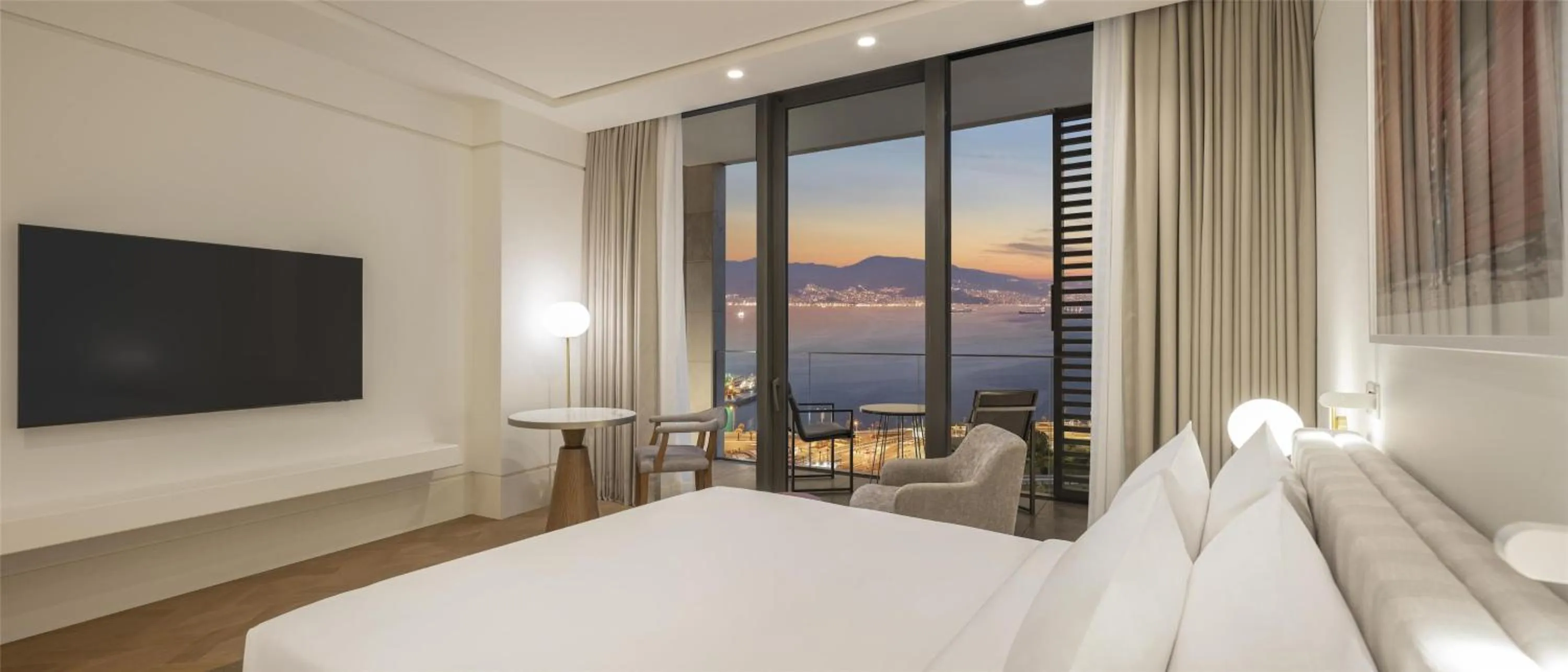 View (from property/room), Bed in Hyatt Regency Izmir IstinyePark