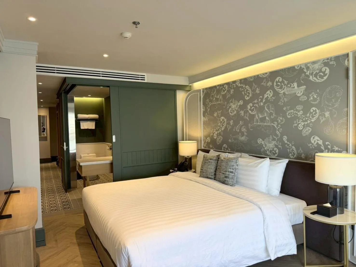 Bed in The Quarter Chaophraya by UHG