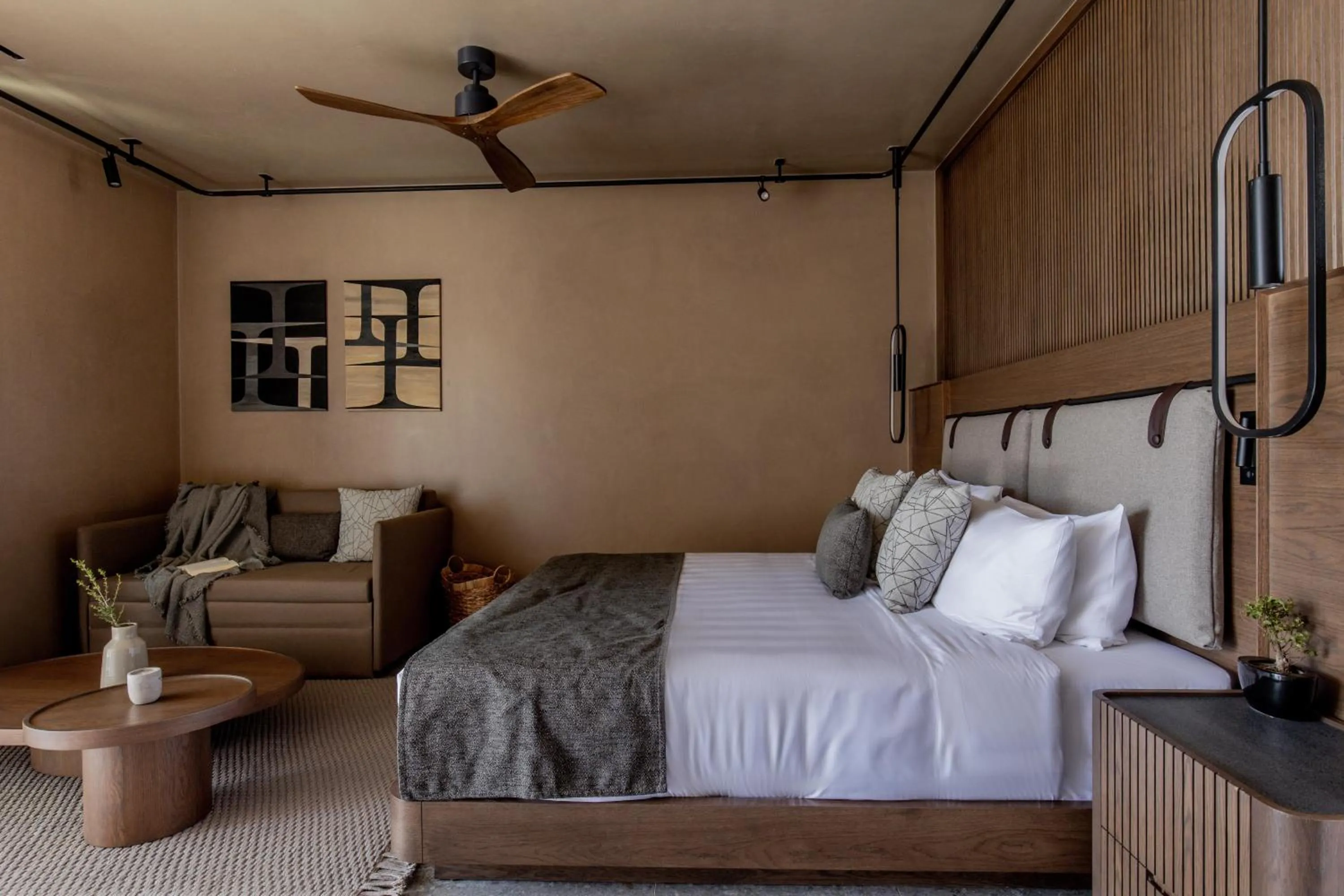 Photo of the whole room, Bed in Pnoe Breathing Life - Adults Only