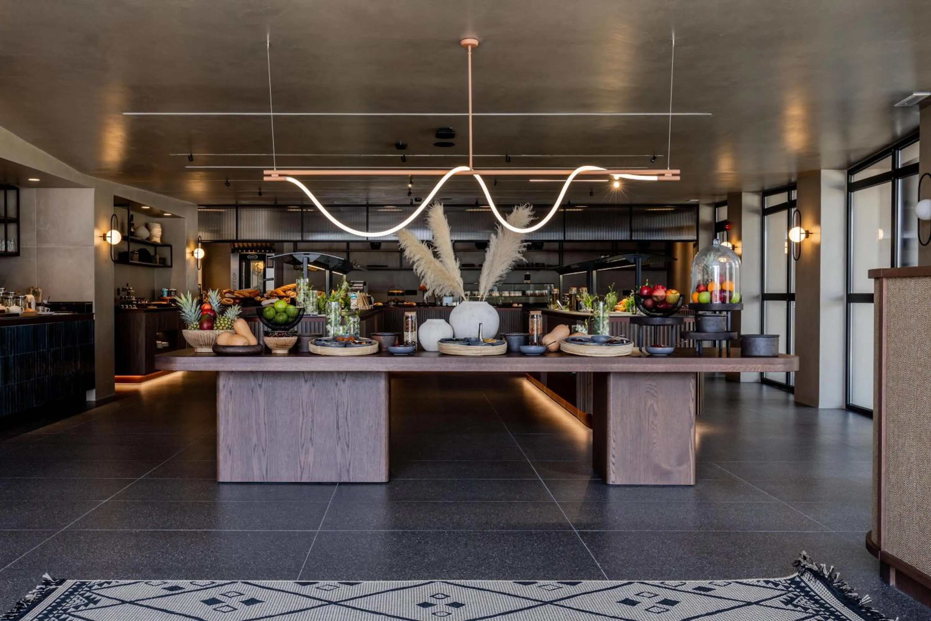 Restaurant/places to eat in Pnoe Breathing Life - Adults Only