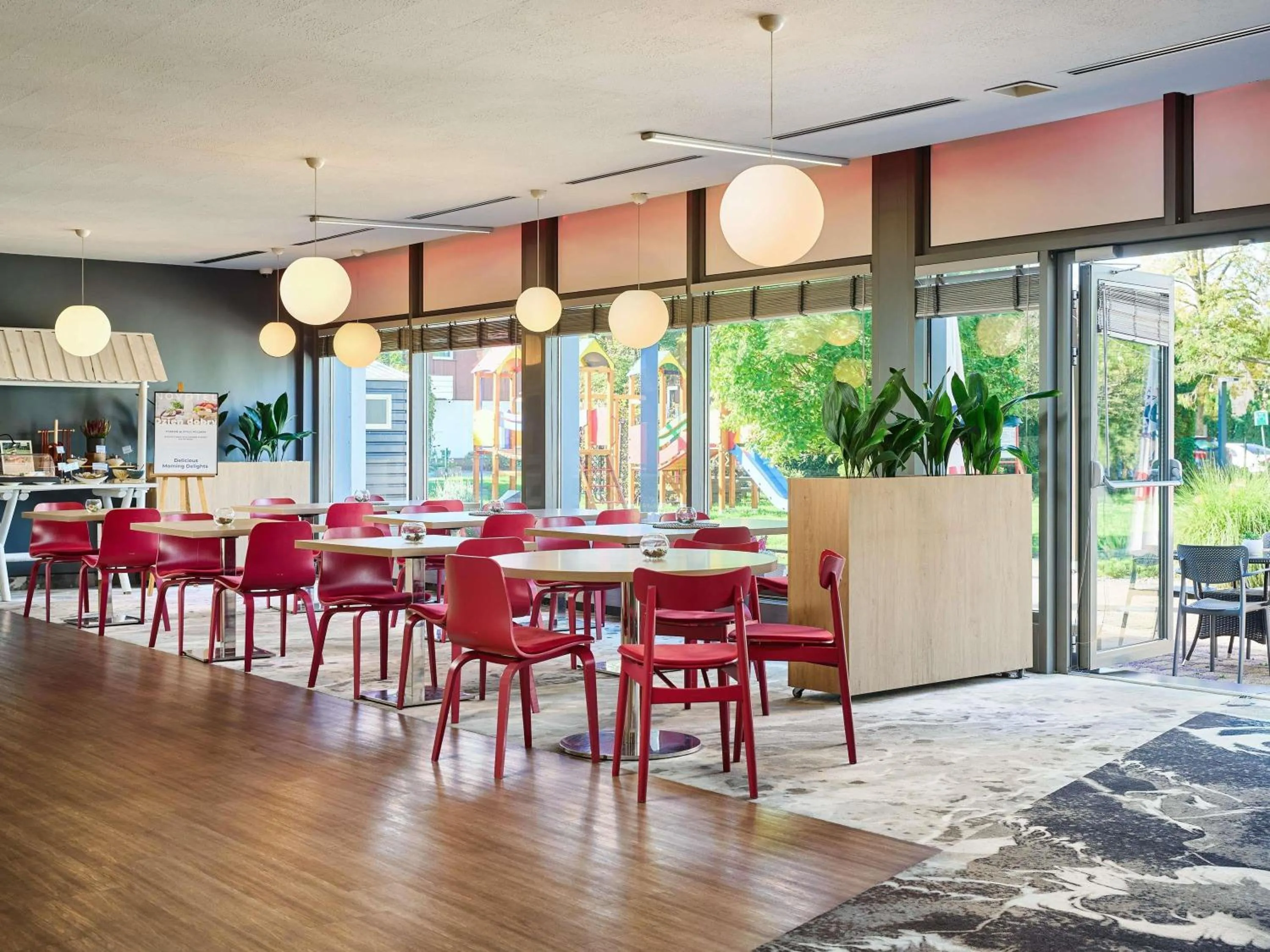 Restaurant/places to eat in Novotel Wrocław City