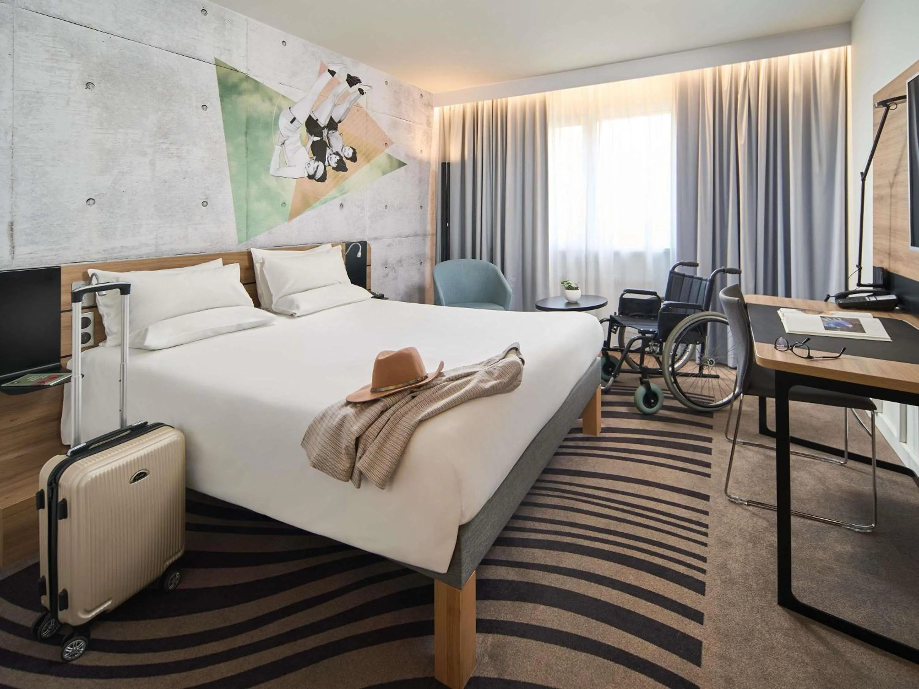 Bedroom, Bed in Novotel Wrocław City