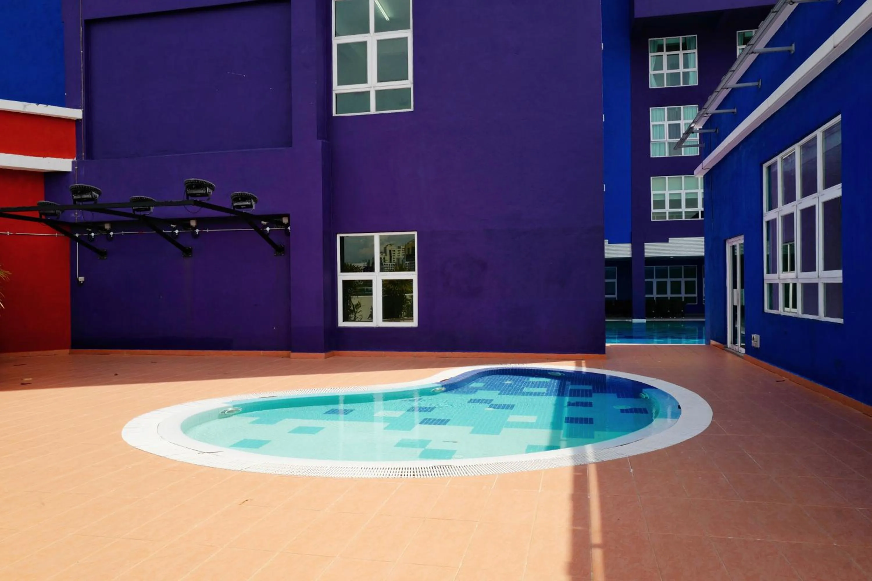 Swimming pool in Zecon Hotel