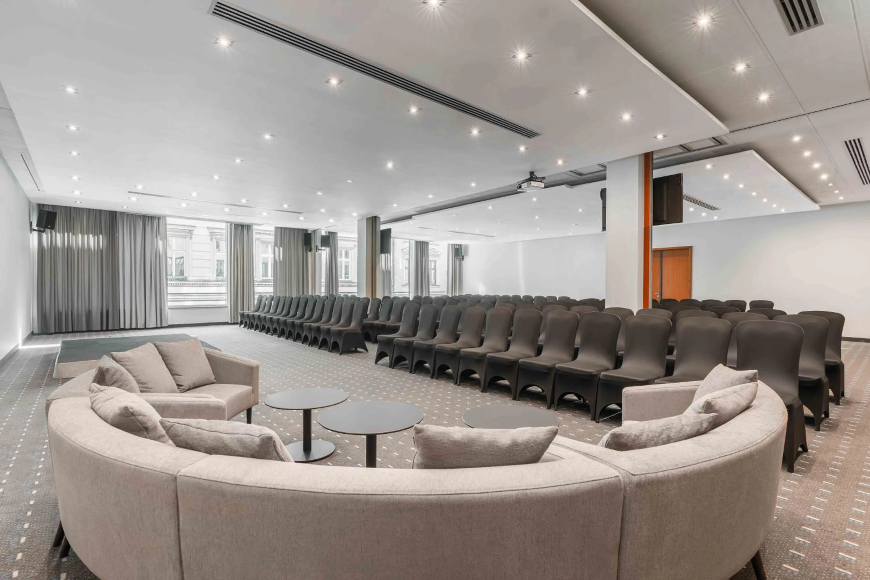 Business facilities in Wyndham Wroclaw Old Town