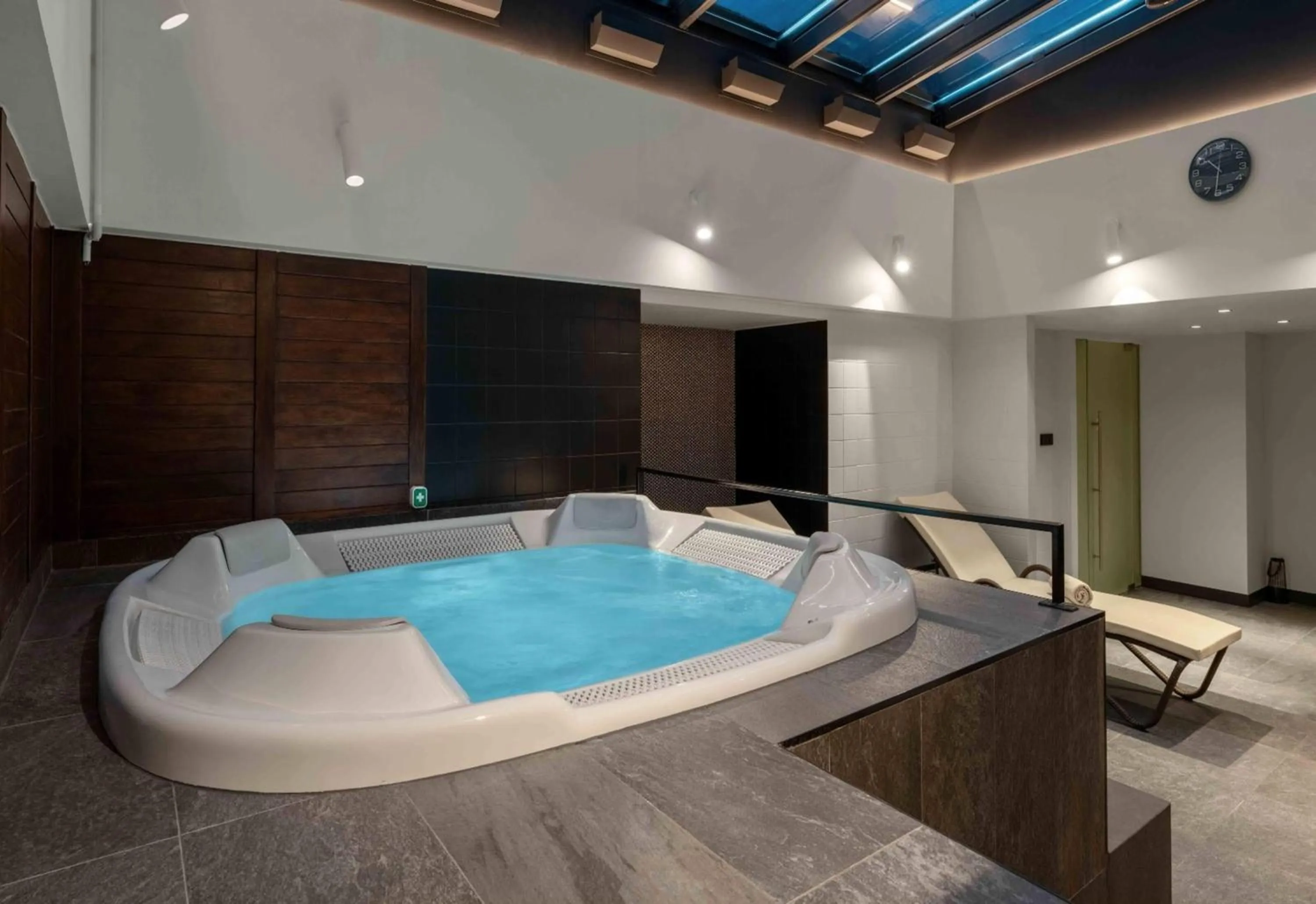 Hot Tub in Wyndham Wroclaw Old Town