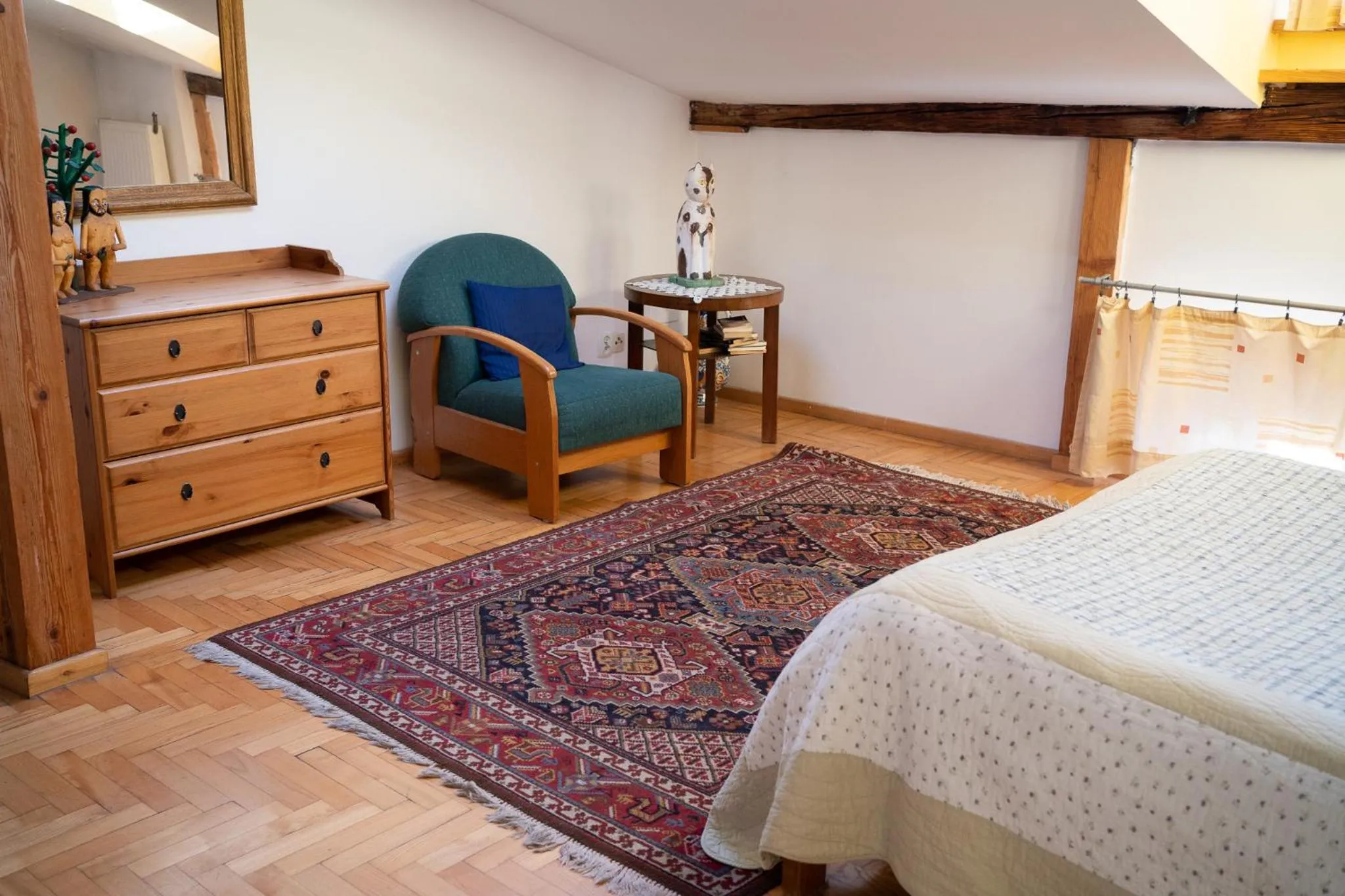 Seating area, Bed in Kolory Guest House