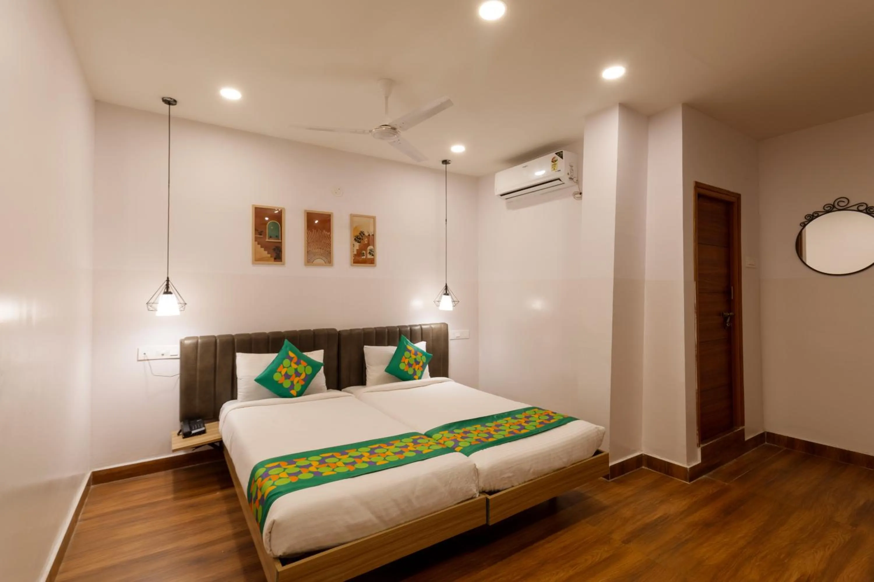 Bedroom, Bed in Treebo Seventh Heaven Kukatpally