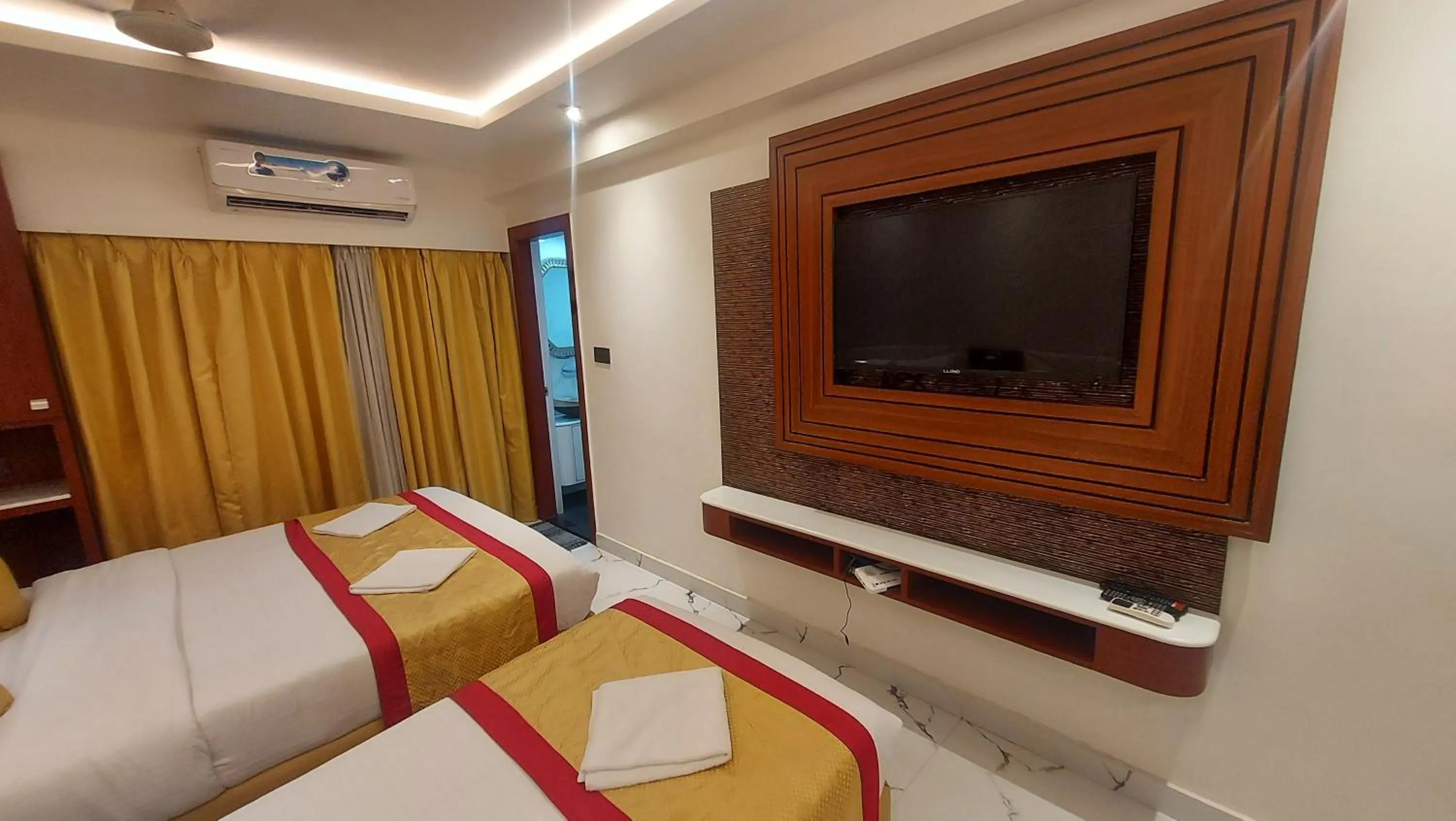 Photo of the whole room, Bed in Hotel Manila