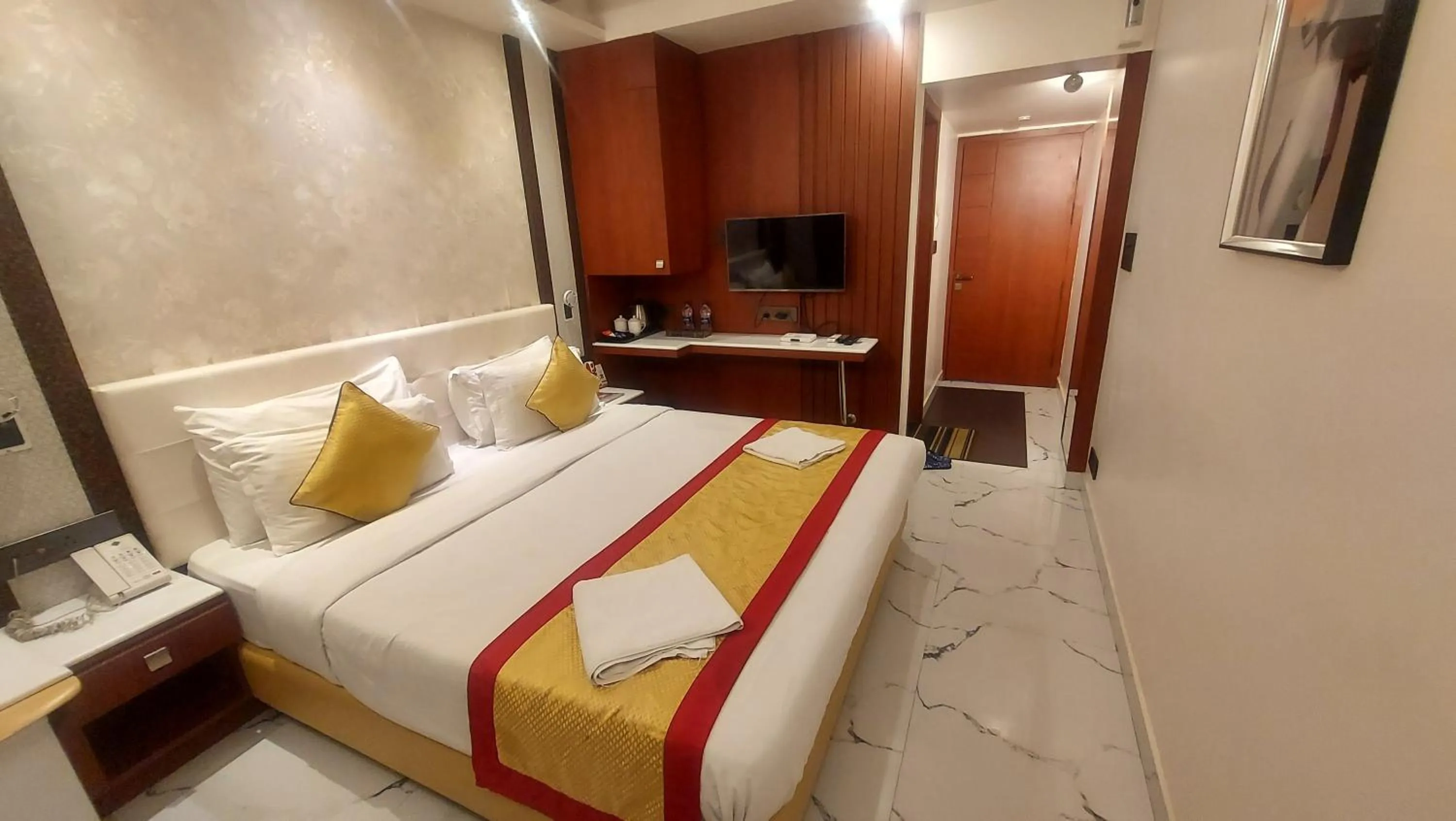Photo of the whole room, Bed in Hotel Manila