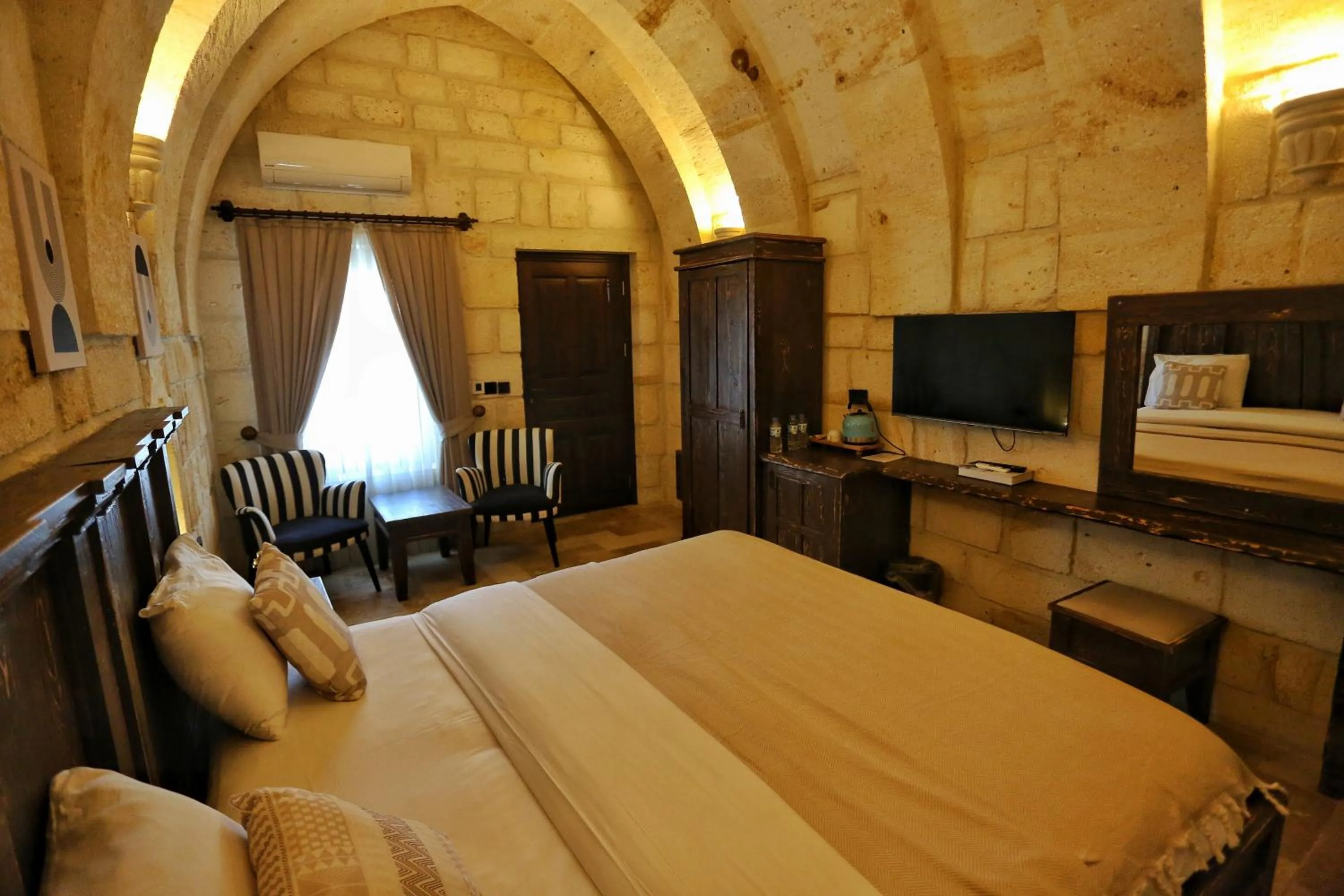 Bed in Nujel'm Cappadocia