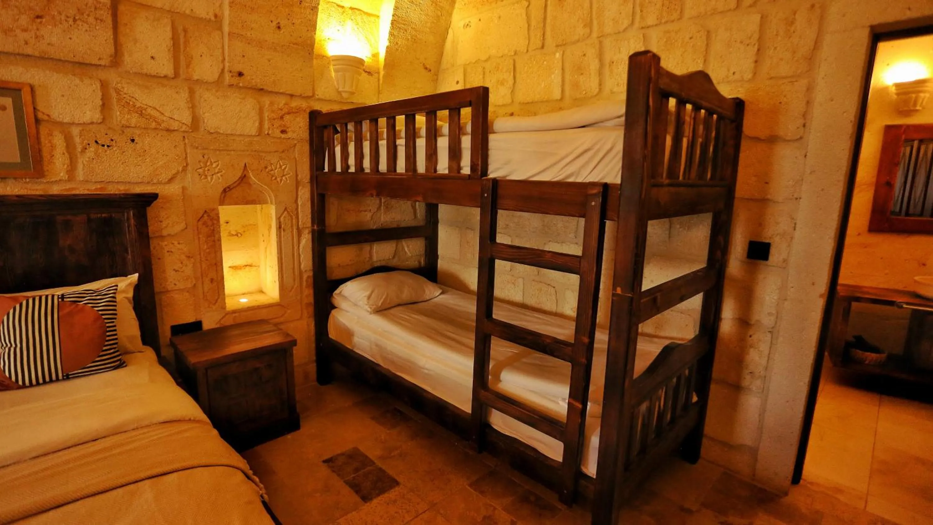 bunk bed, Bed in Nujel'm Cappadocia