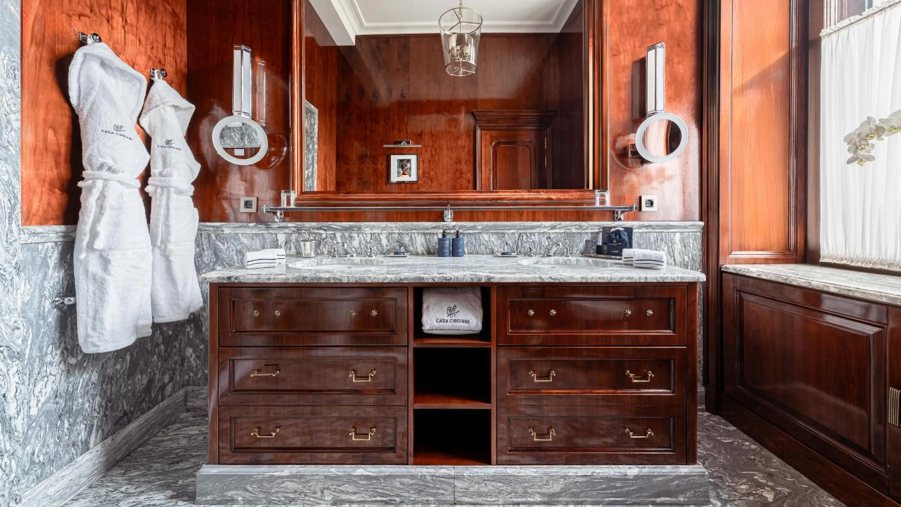 Bathroom in Casa Cipriani Milano