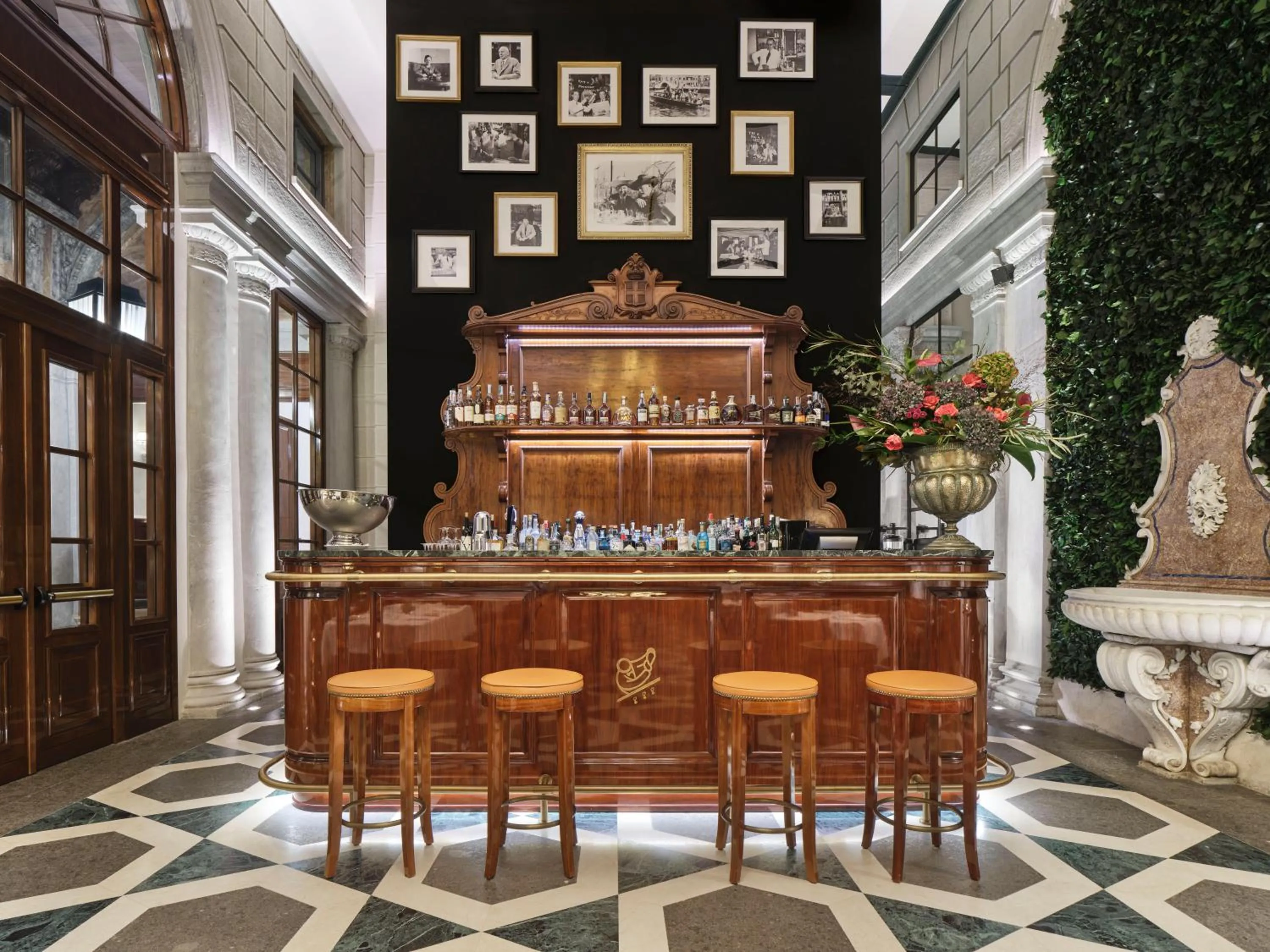 Restaurant/places to eat in Casa Cipriani Milano