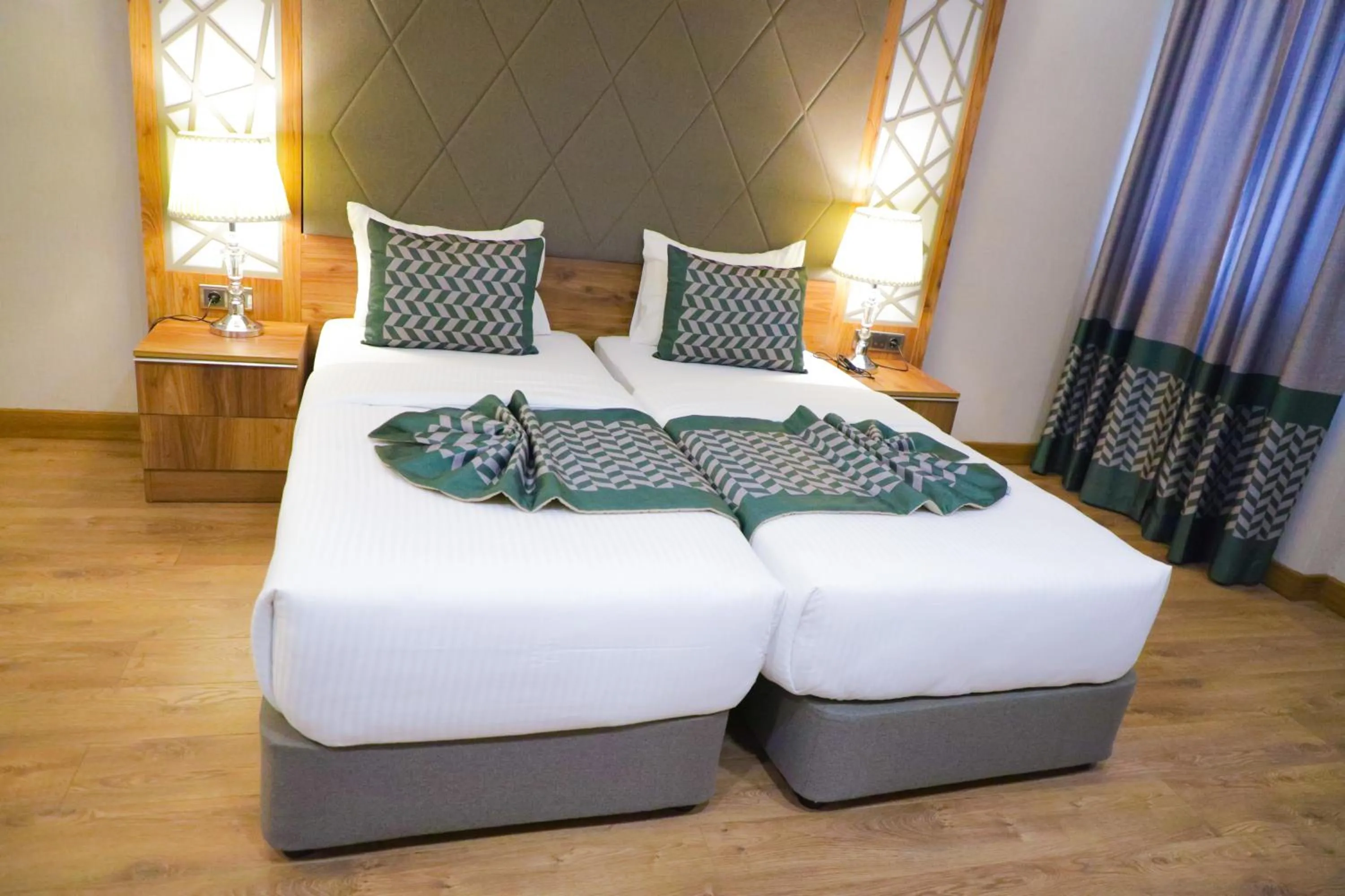 UNITED HOTEL INTERNATIONAL