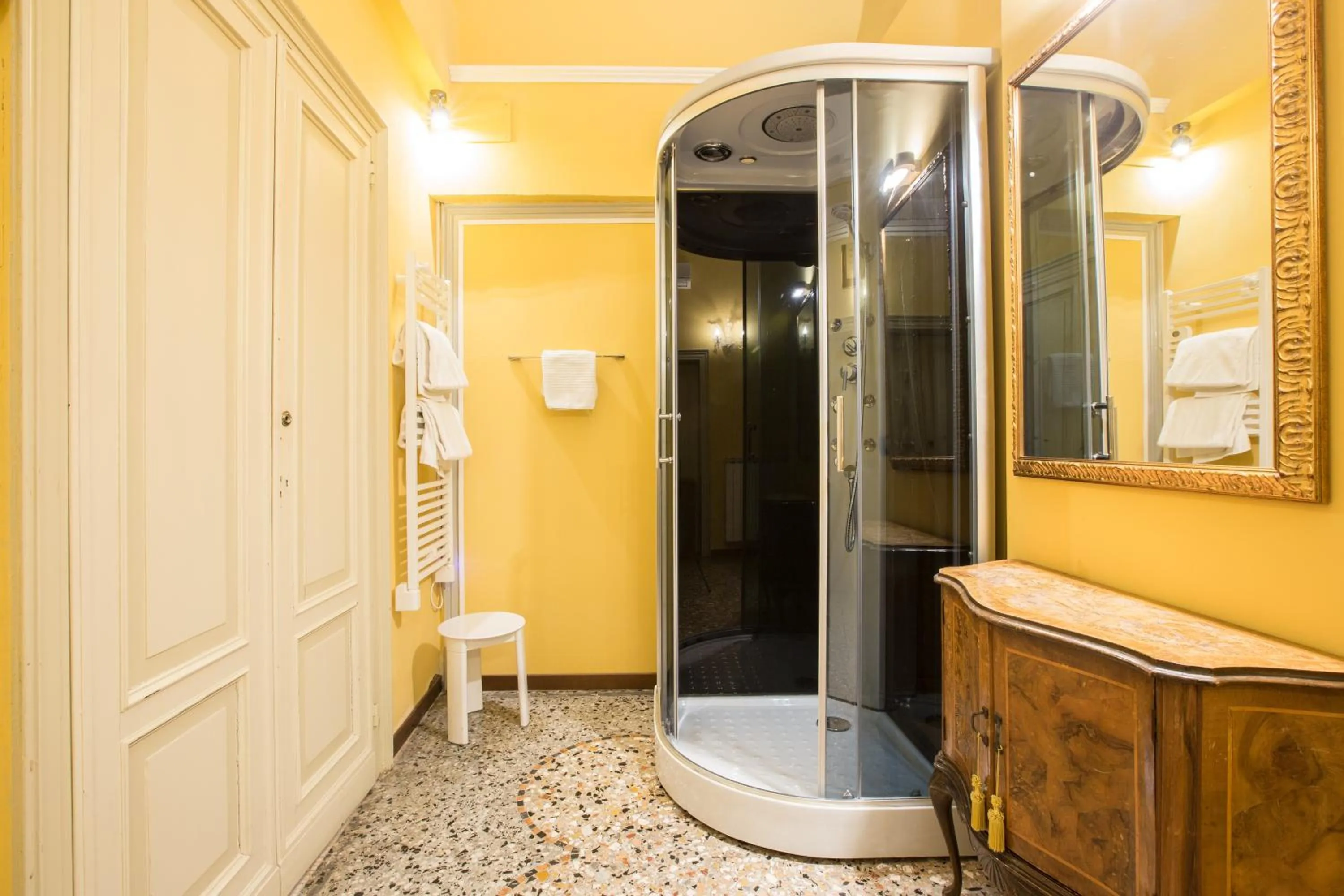 Bathroom in Ca' Bragadin e Carabba