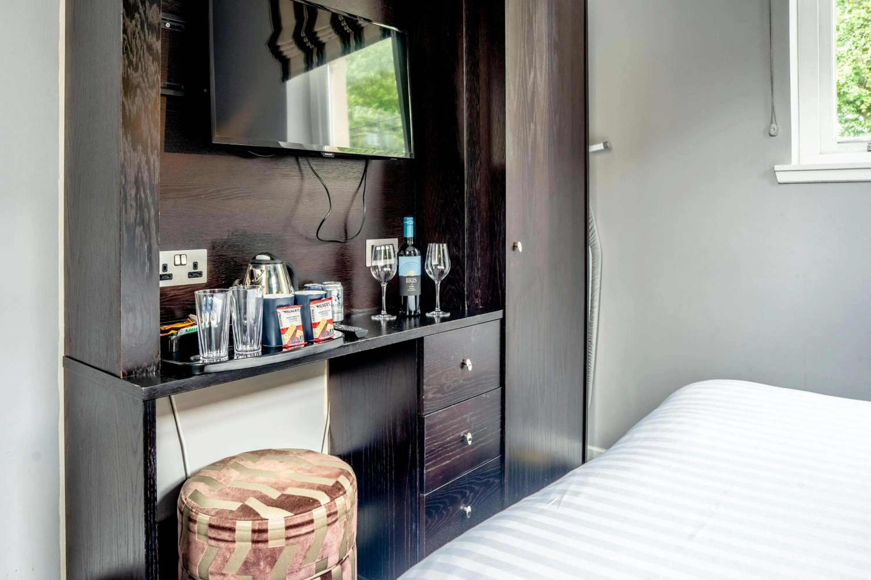 Coffee/tea facilities, Bed in Colessio