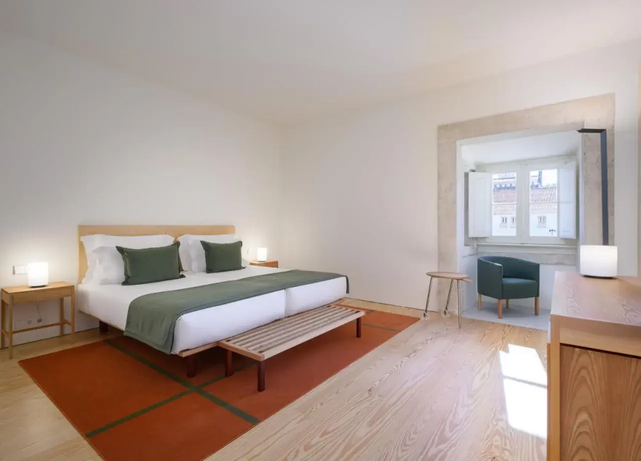 Twin Room with Cloister View in Montebelo Mosteiro de Alcobaça Historic Hotel Twin Room with Cloister View in Montebelo Mosteiro de Alcobaça Historic Hotel