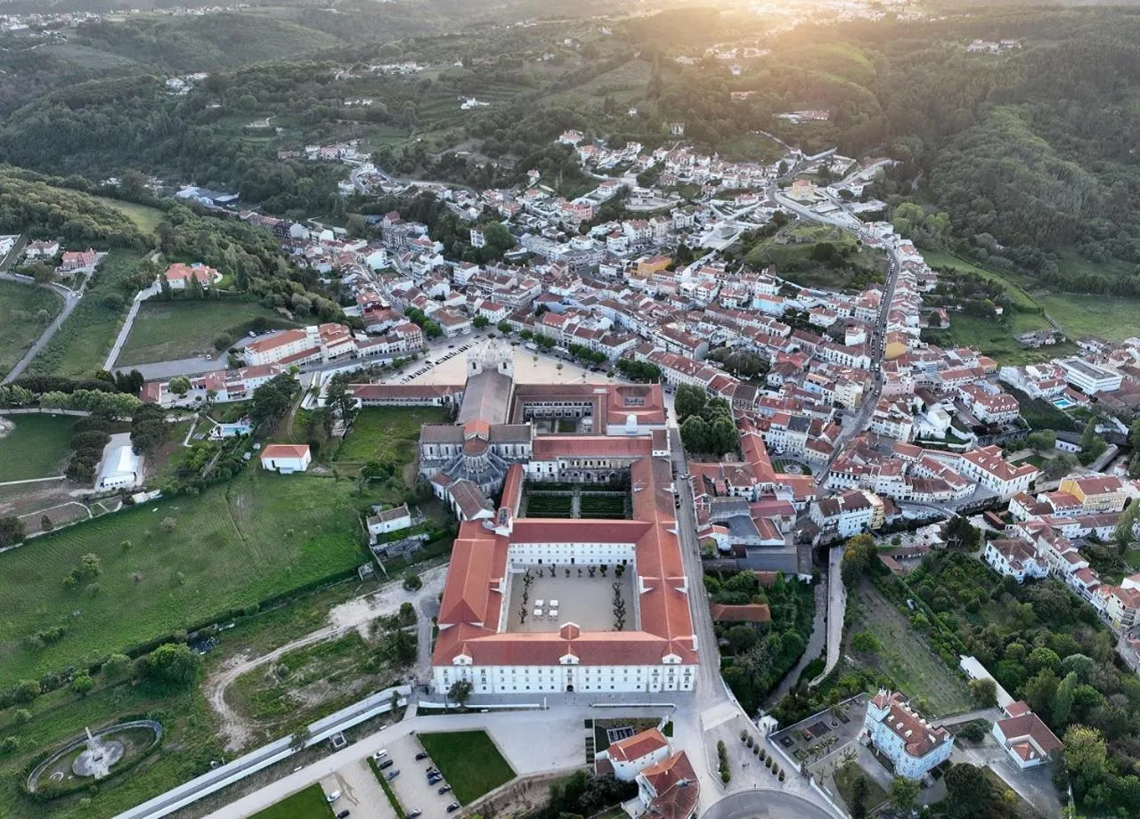 Property building in Montebelo Mosteiro de Alcobaça Historic Hotel