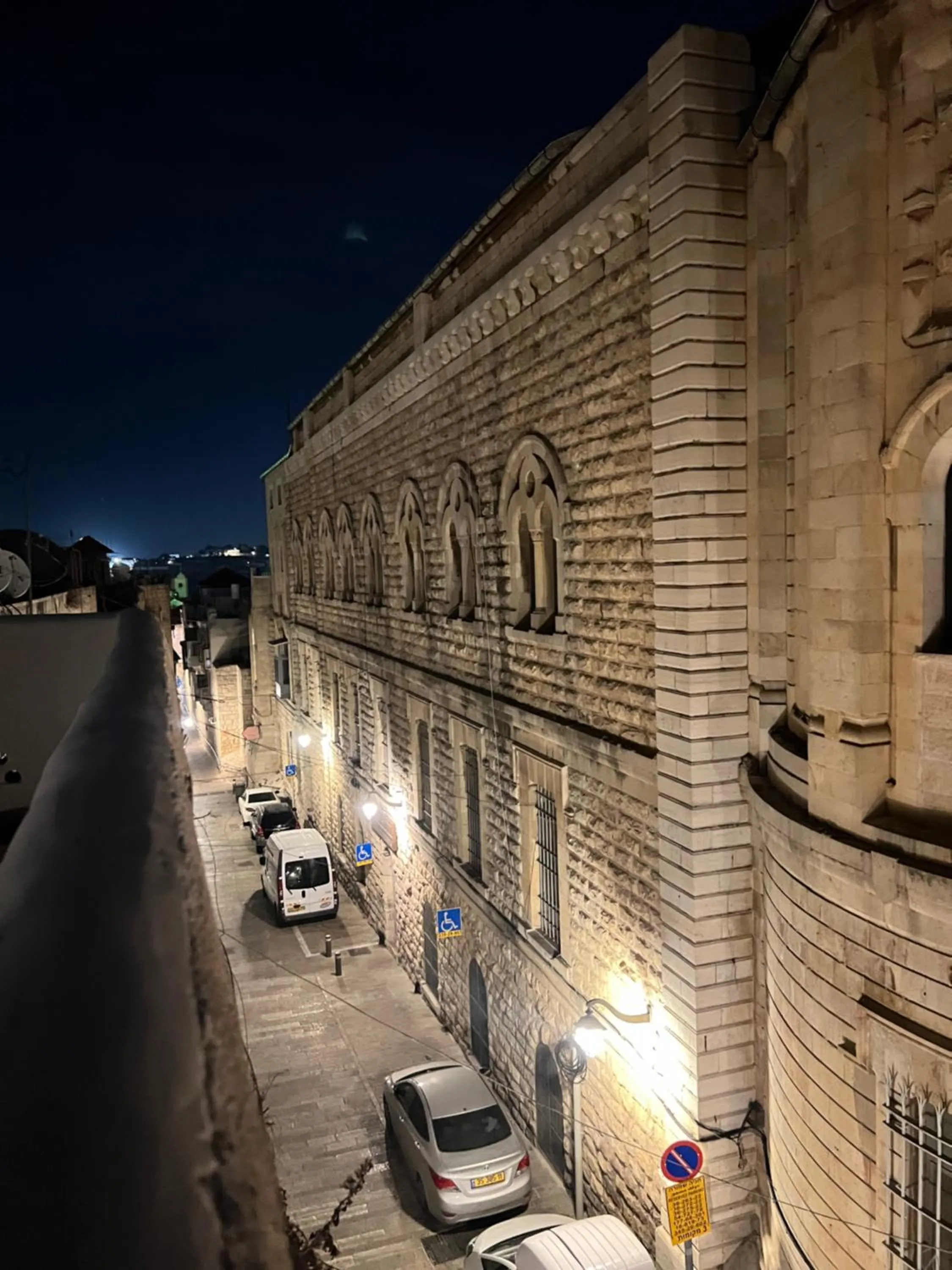 Night in Petrakis Inn