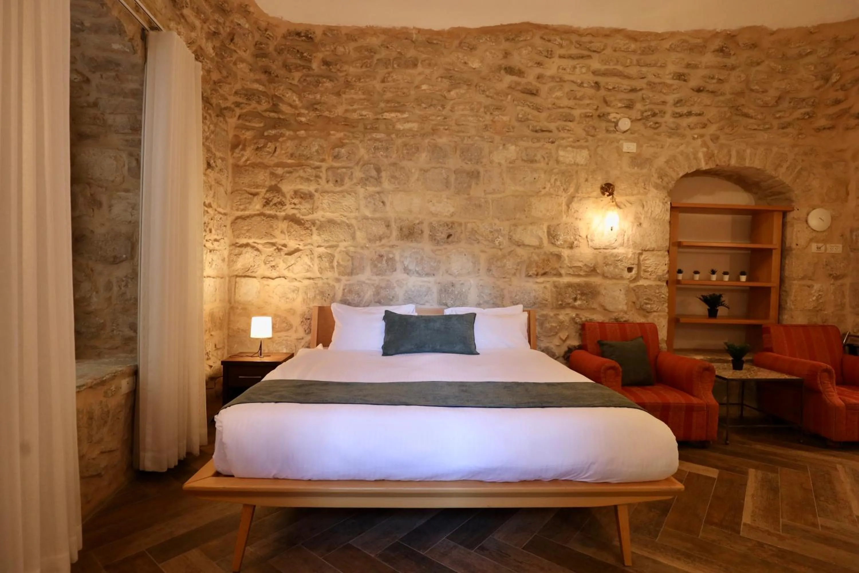 Bed in Petrakis Inn