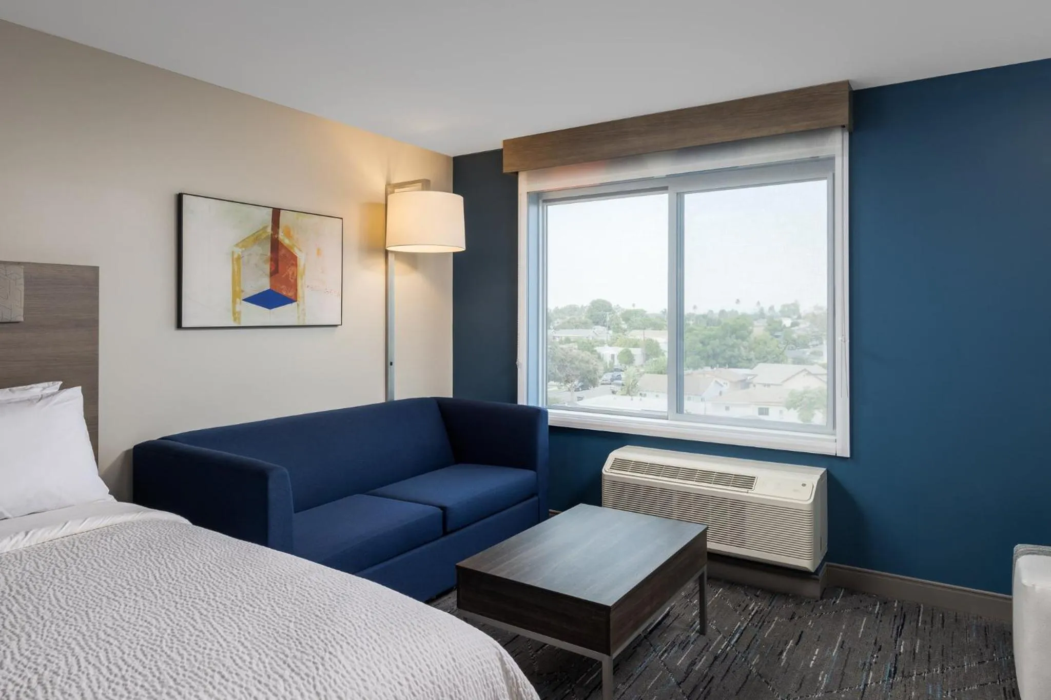 Photo of the whole room, Bed in Holiday Inn Express & Suites Hawaiian Gardens by IHG