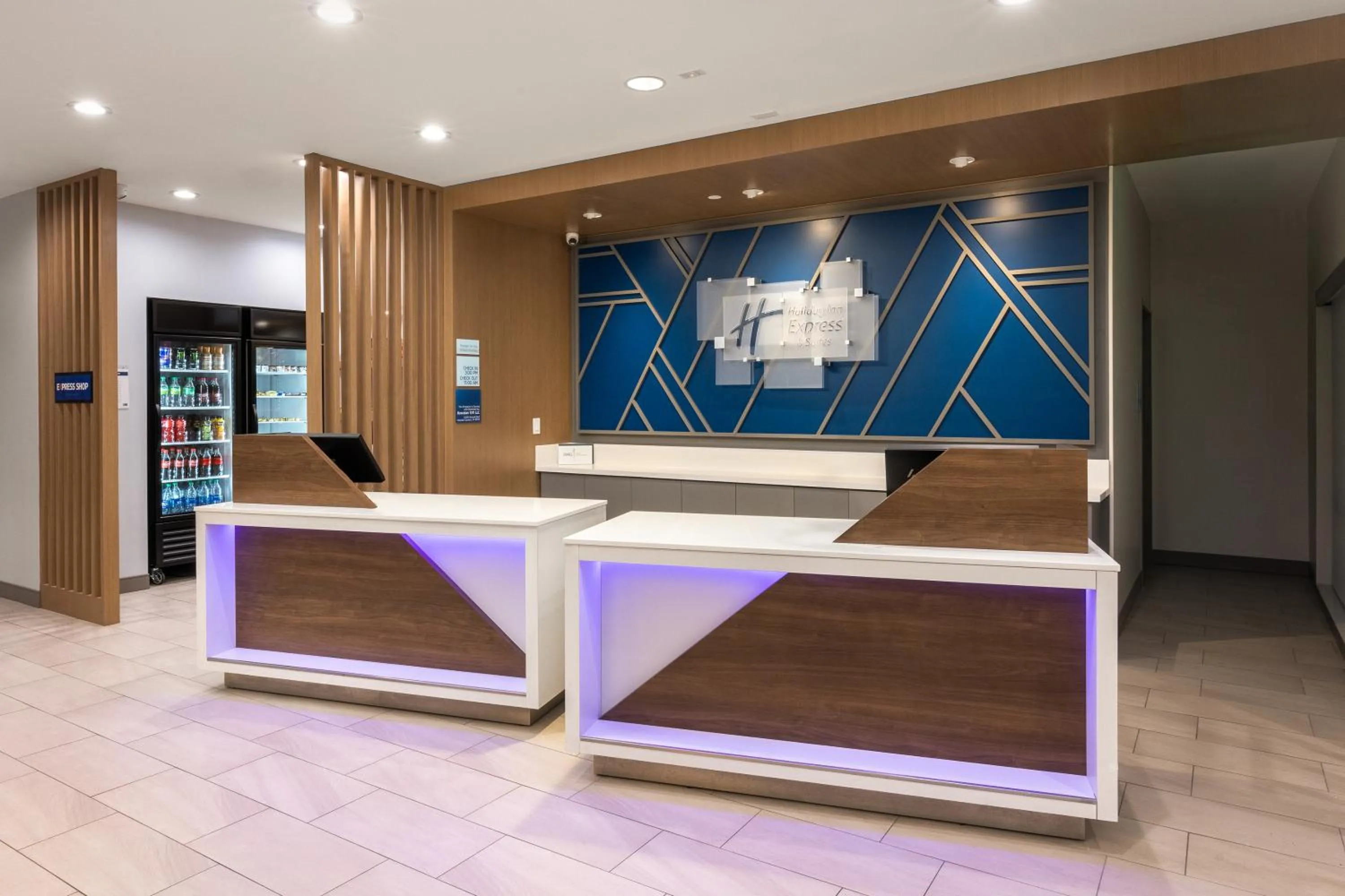 Lobby or reception in Holiday Inn Express & Suites Hawaiian Gardens by IHG