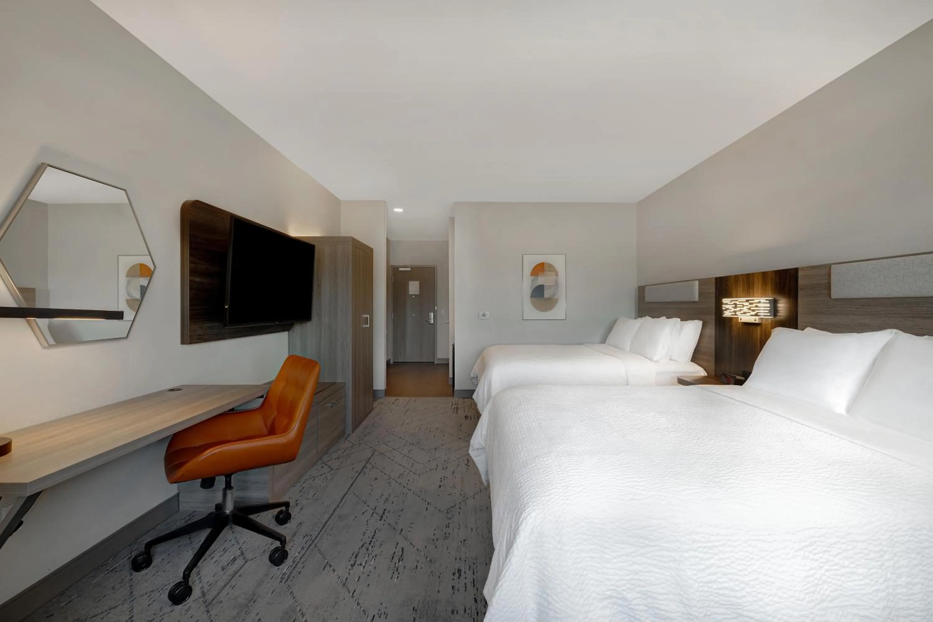 Bed in Holiday Inn Express & Suites Ontario - Chino Hills by IHG