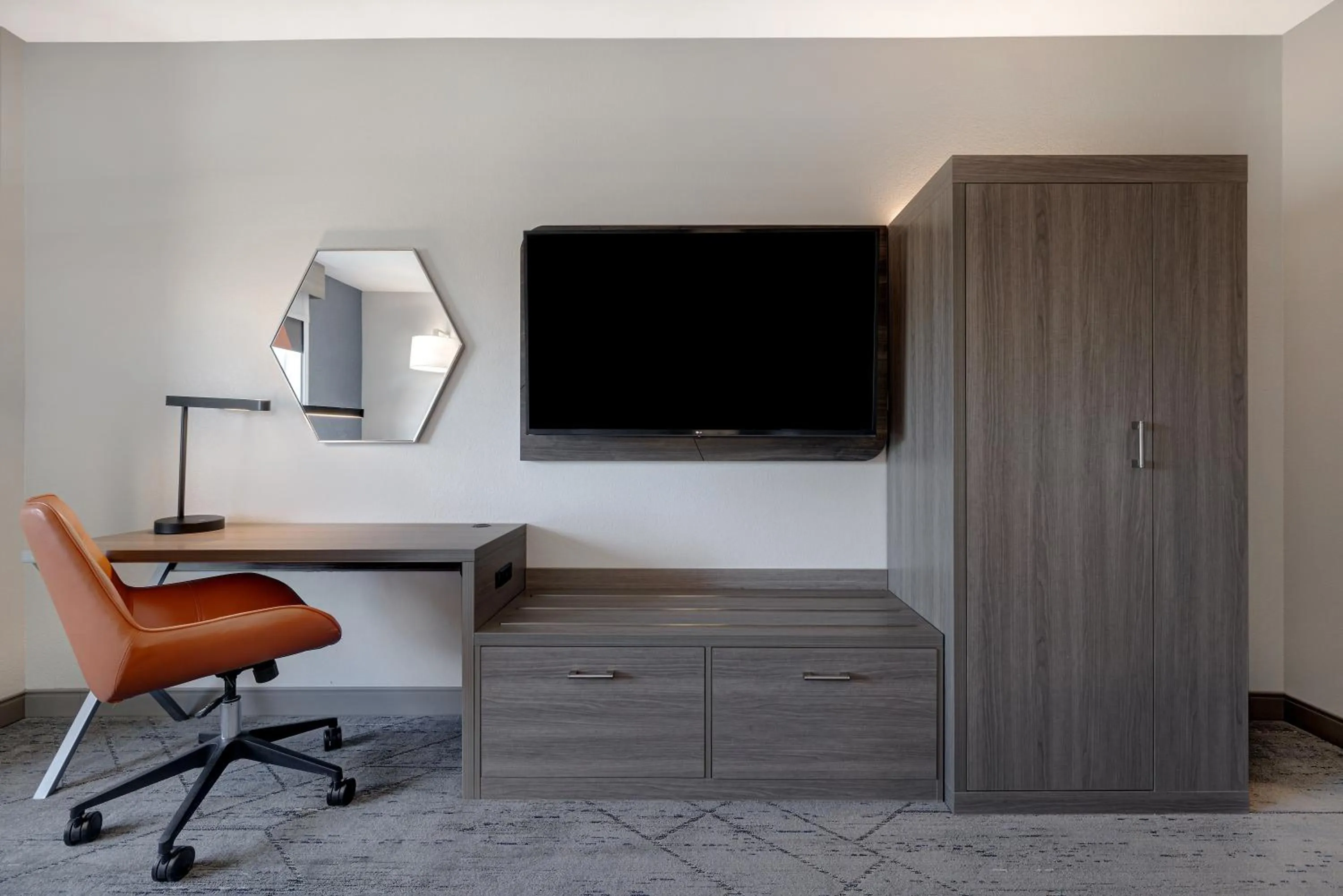 TV and multimedia in Holiday Inn Express & Suites Ontario - Chino Hills by IHG