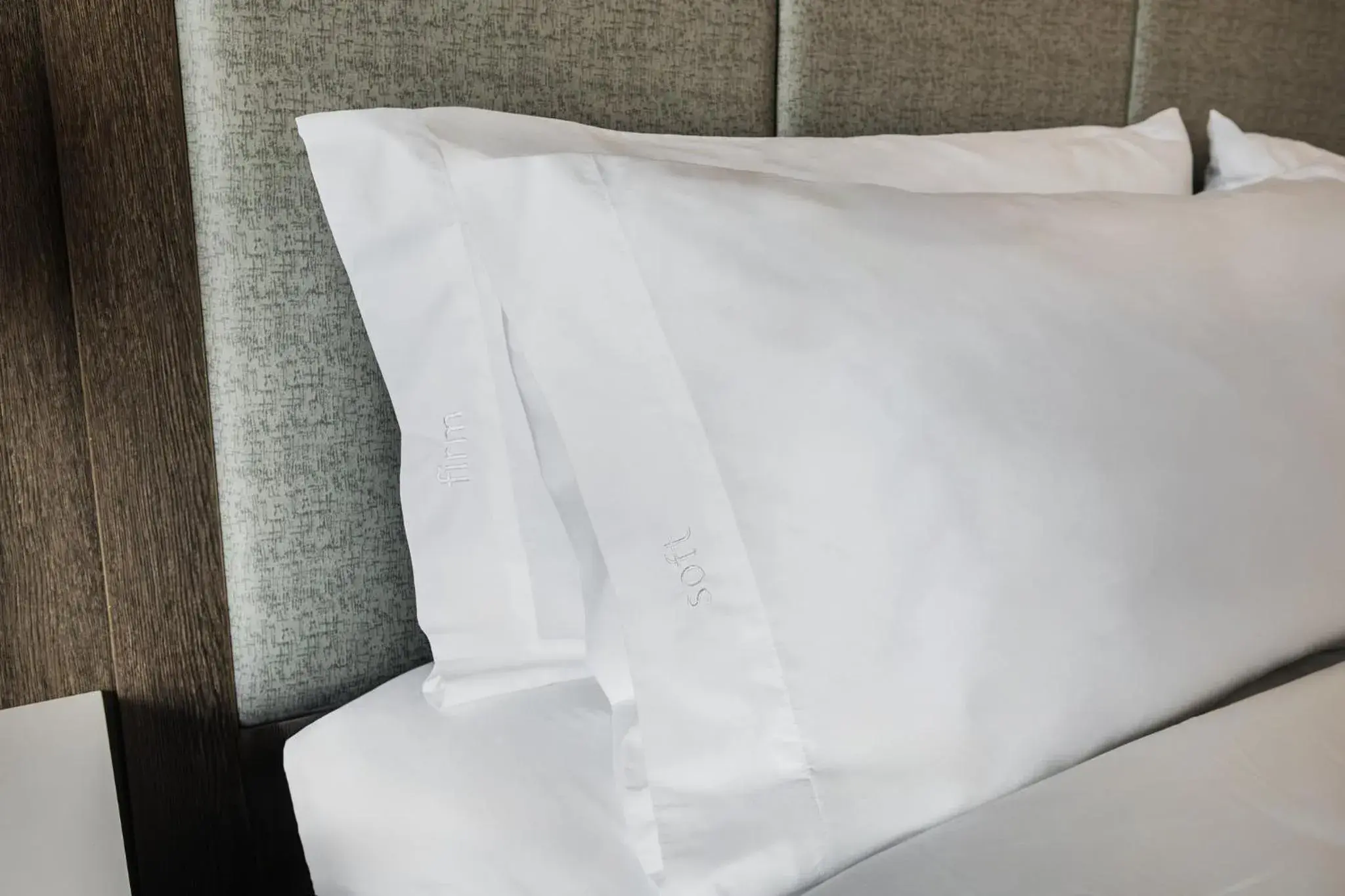 Standard Room in Holiday Inn Express & Suites Toronto Airport South by IHG Standard Room in Holiday Inn Express & Suites Toronto Airport South by IHG