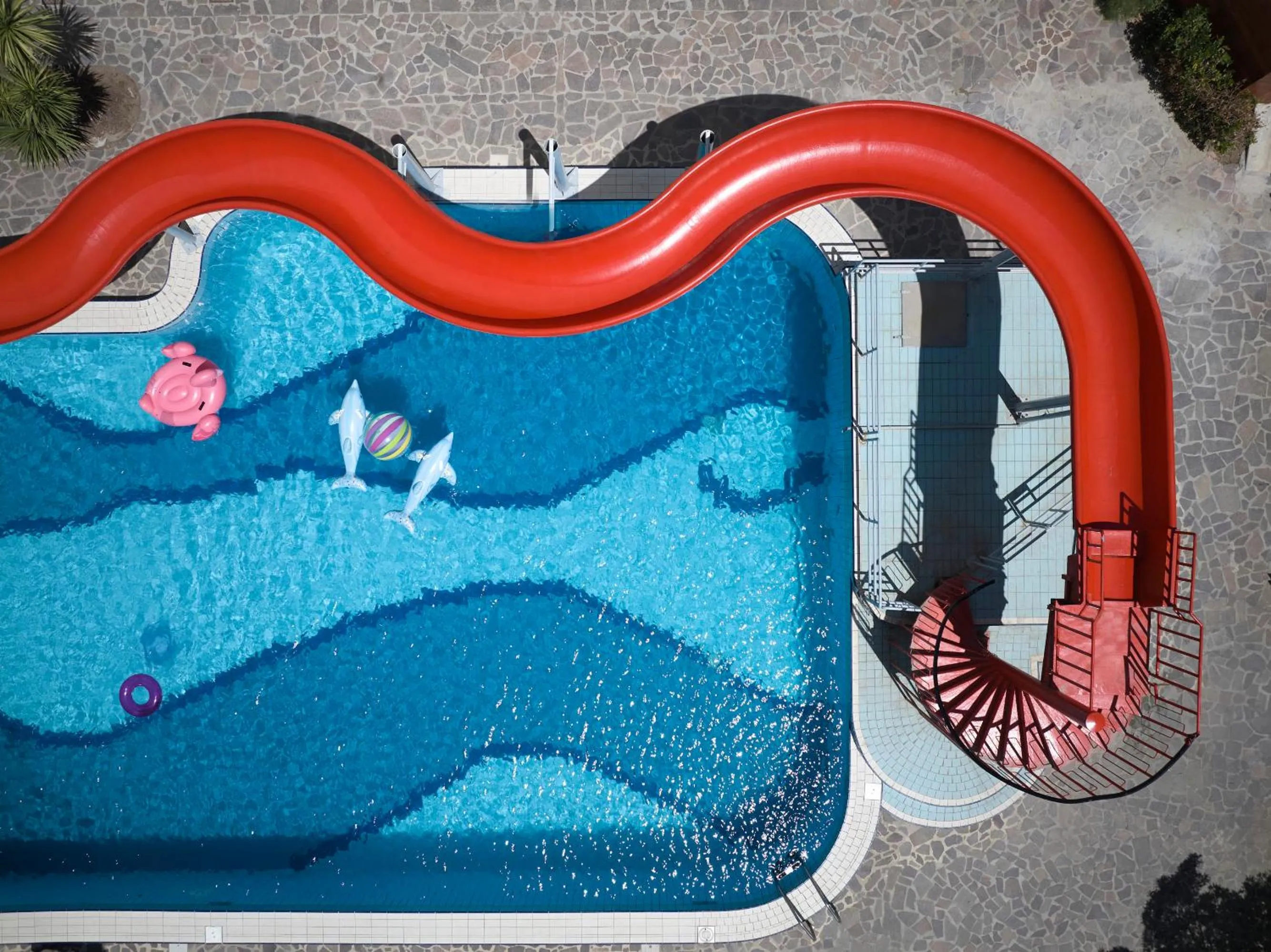 Swimming pool in Serena Majestic Hotel