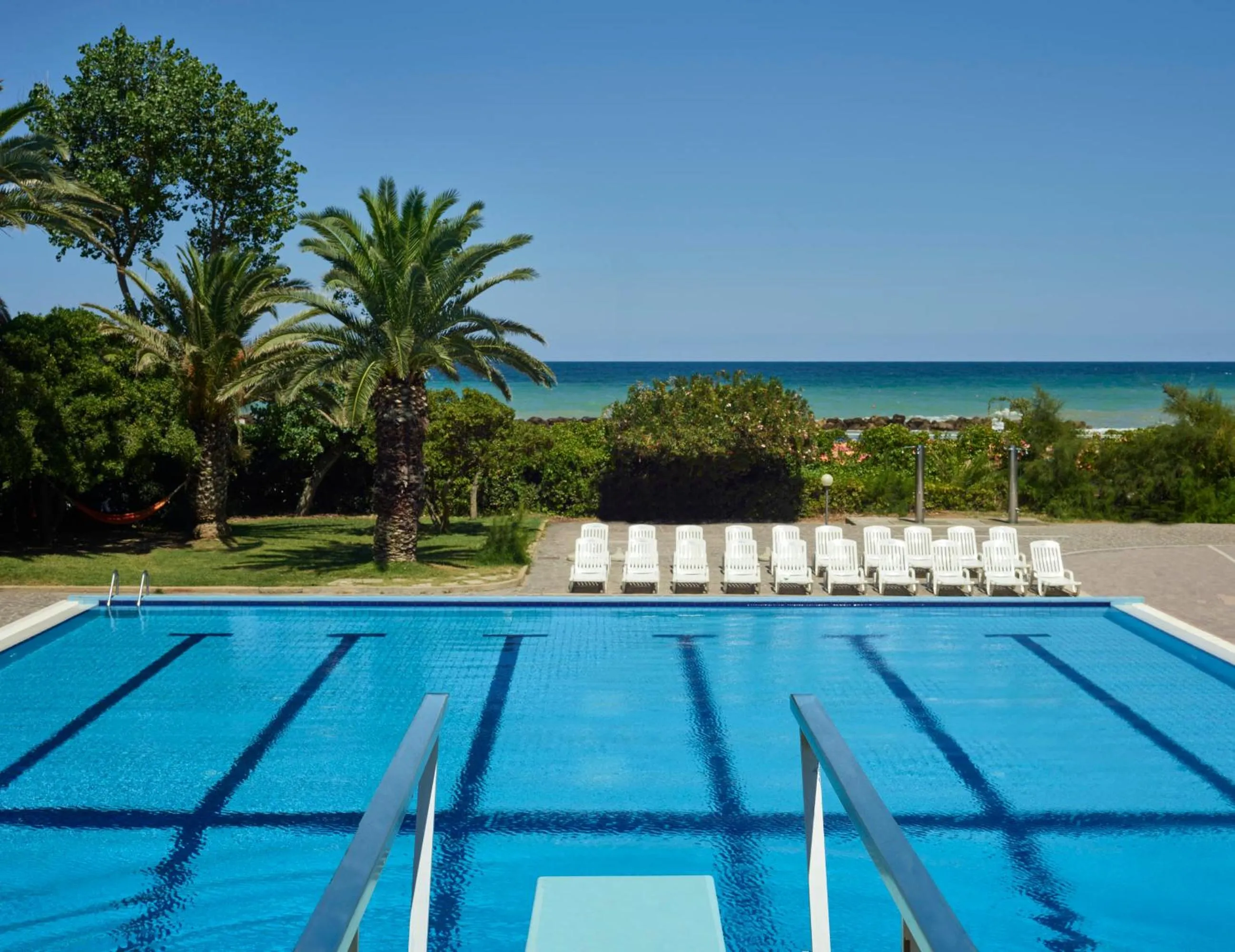Swimming pool in Serena Majestic Hotel