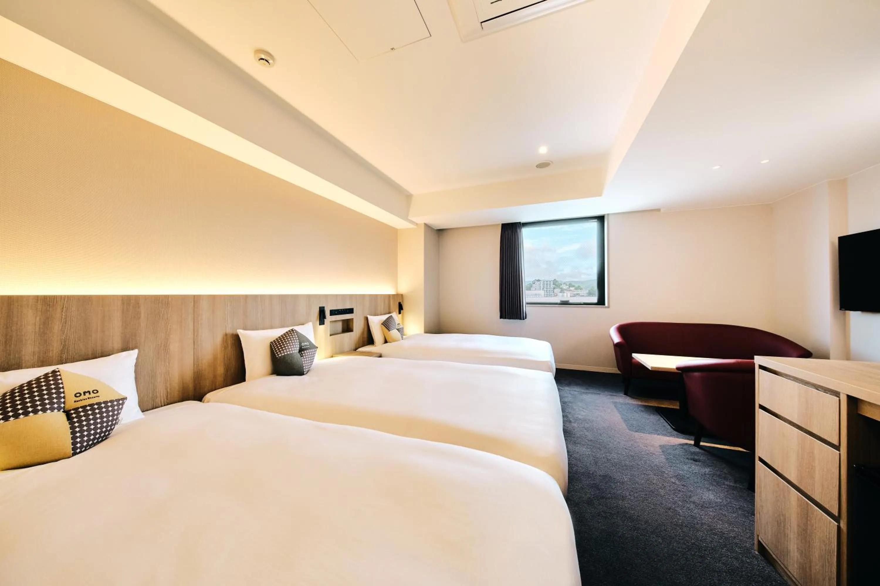 Photo of the whole room, Bed in OMO5 Otaru by Hoshino Resorts