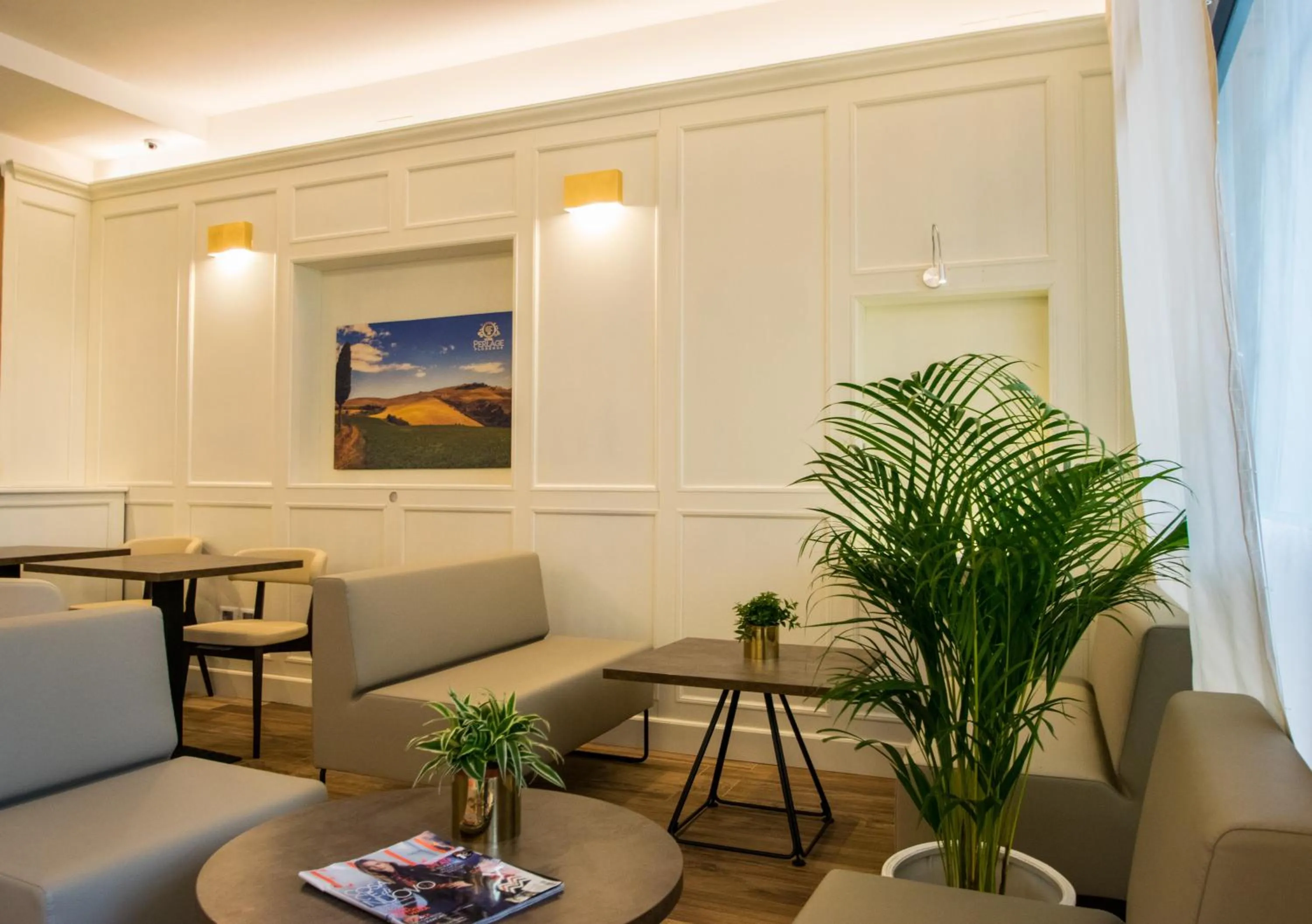 Living room in Hotel Perlage Florence - Free city tax with Private Parking & Fast Wifi