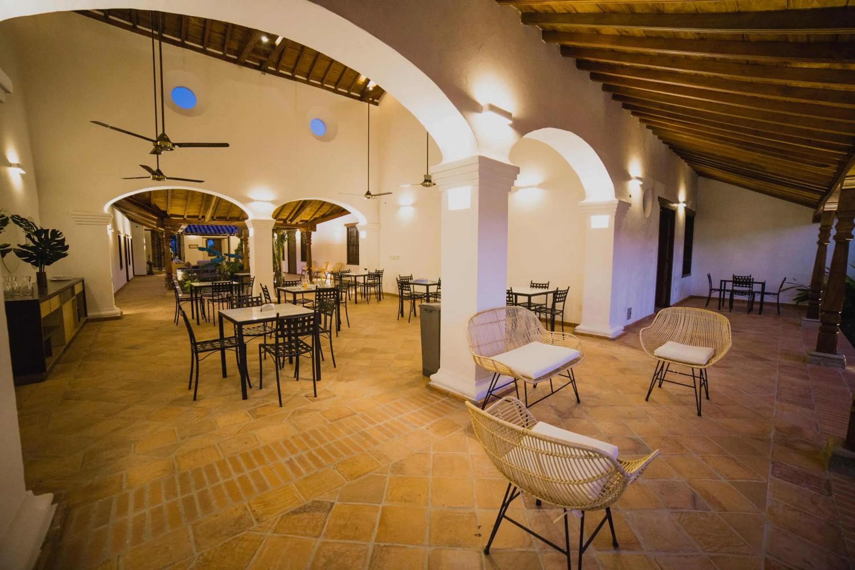 Restaurant/places to eat in Karakali Boutique Hotel