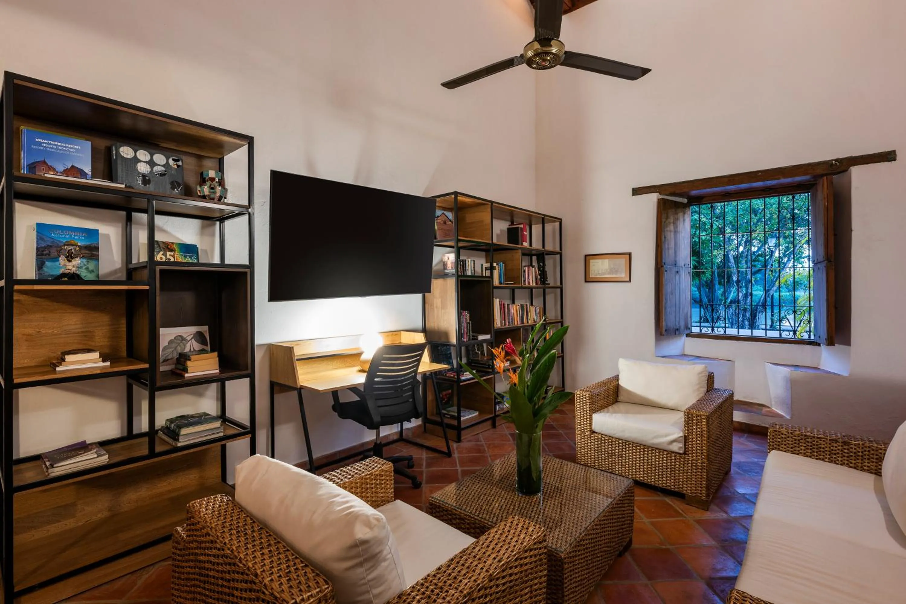 Communal lounge/ TV room in Karakali Boutique Hotel