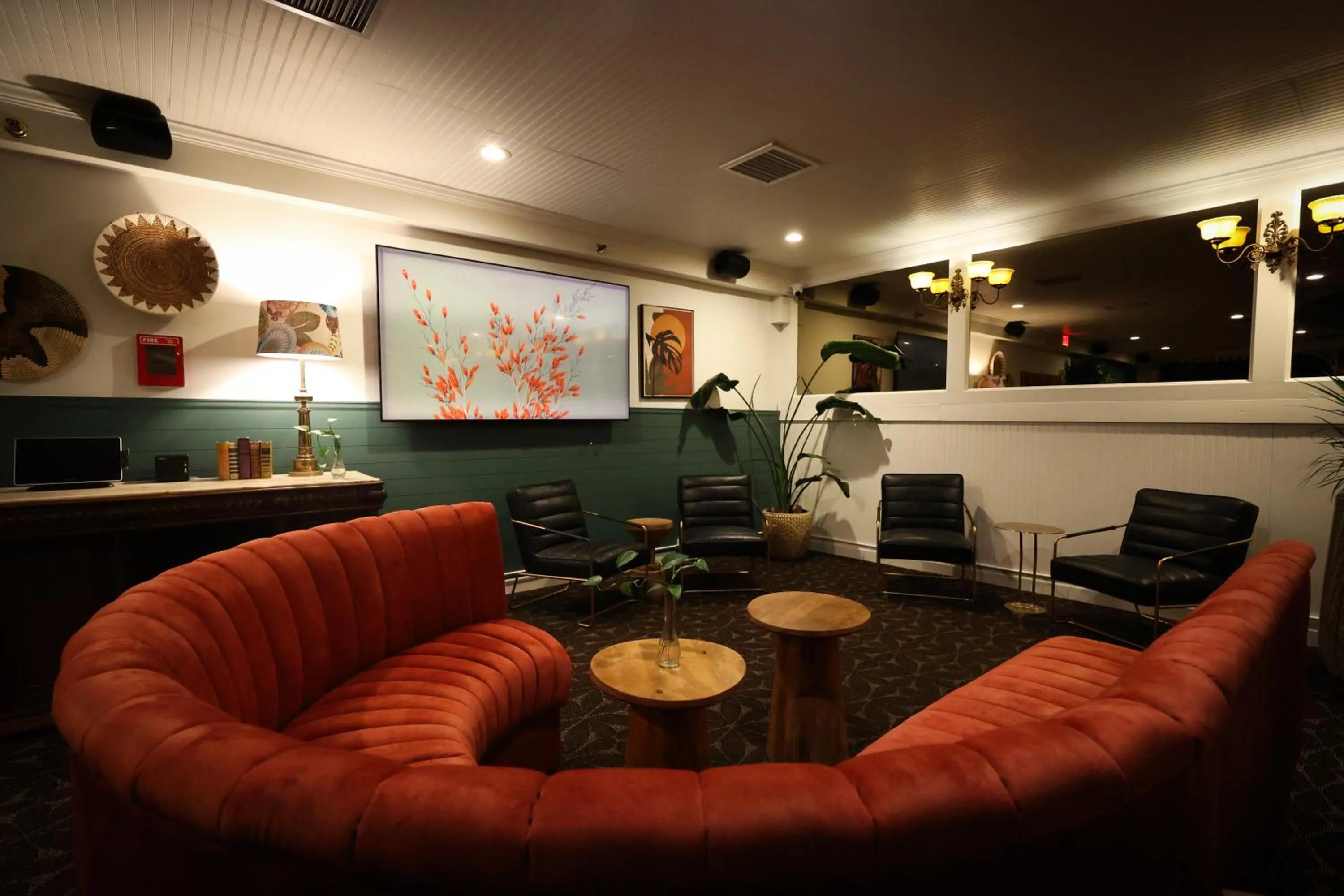 Lounge or bar in The Boulder Broker
