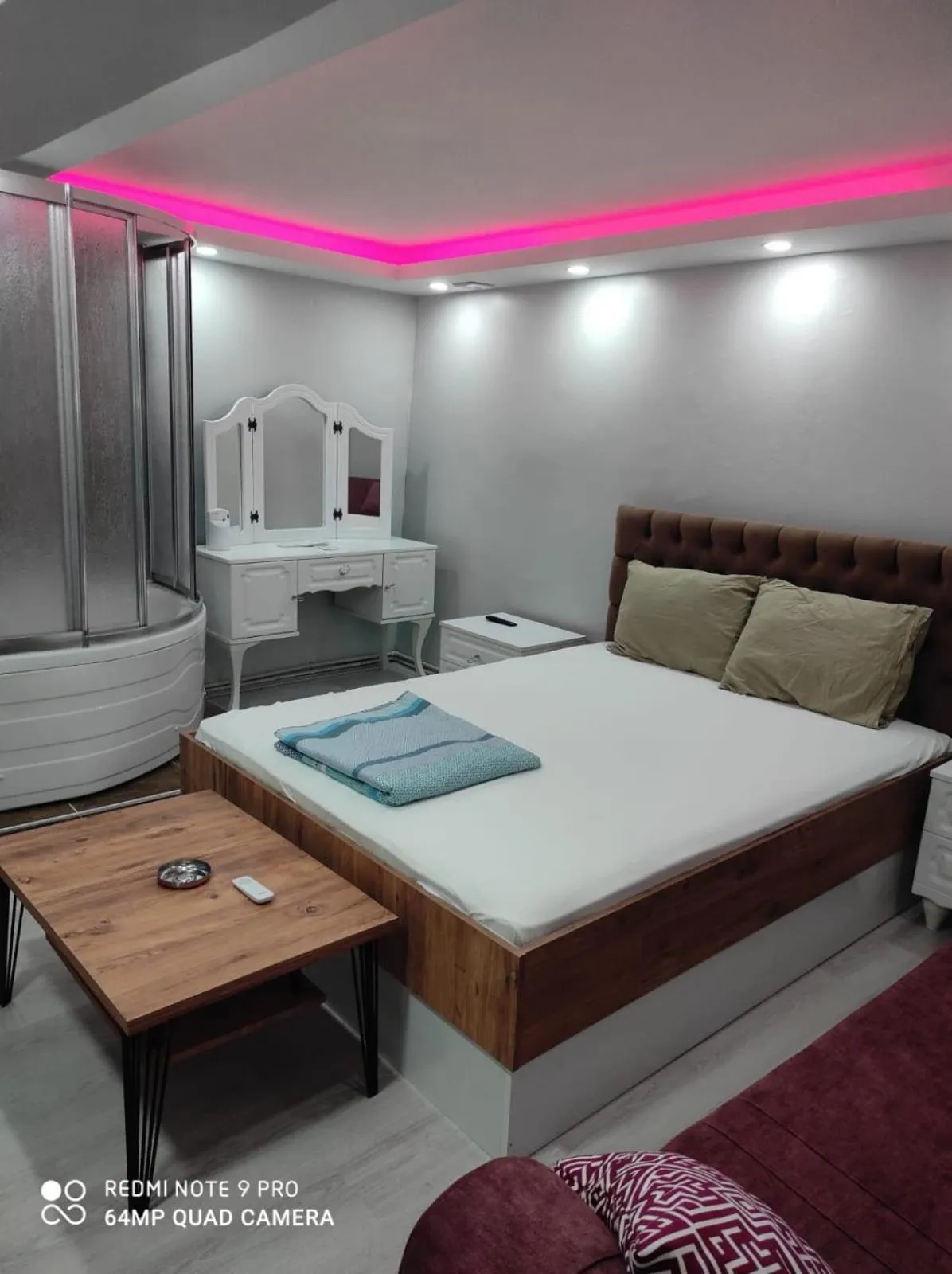 Coffee/tea facilities, Bed in CEMRE SUIT