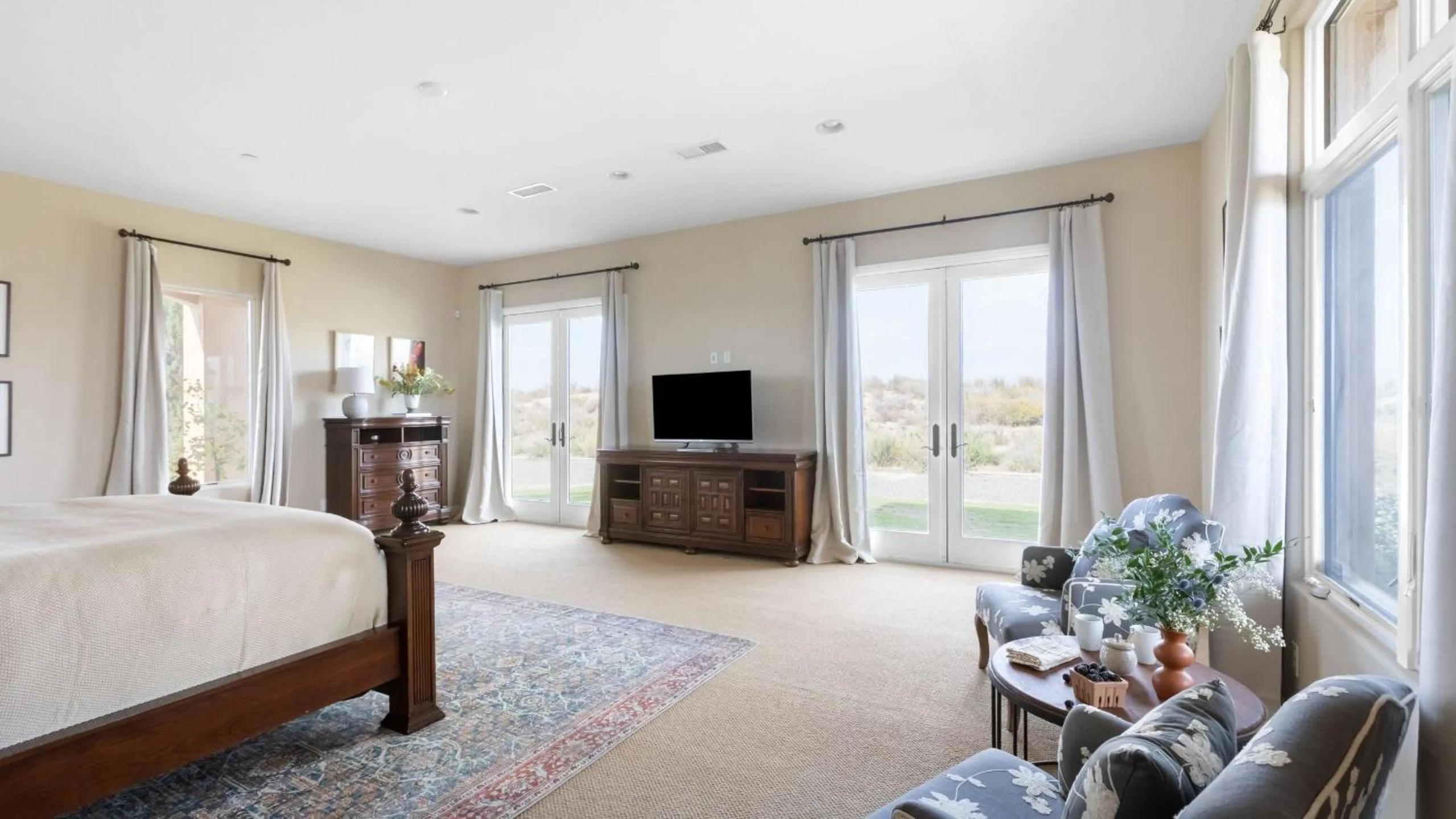 Other, Bed in Palazzo Del Sol By AvantStay Breathtaking Home w Mountain Views Hot Tub