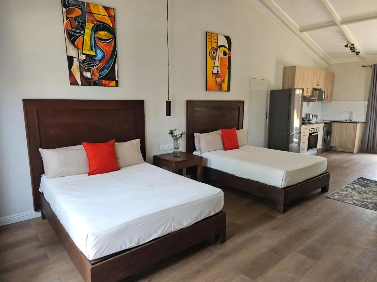 Bed in Shumba Valley Lodge Lanseria Airport