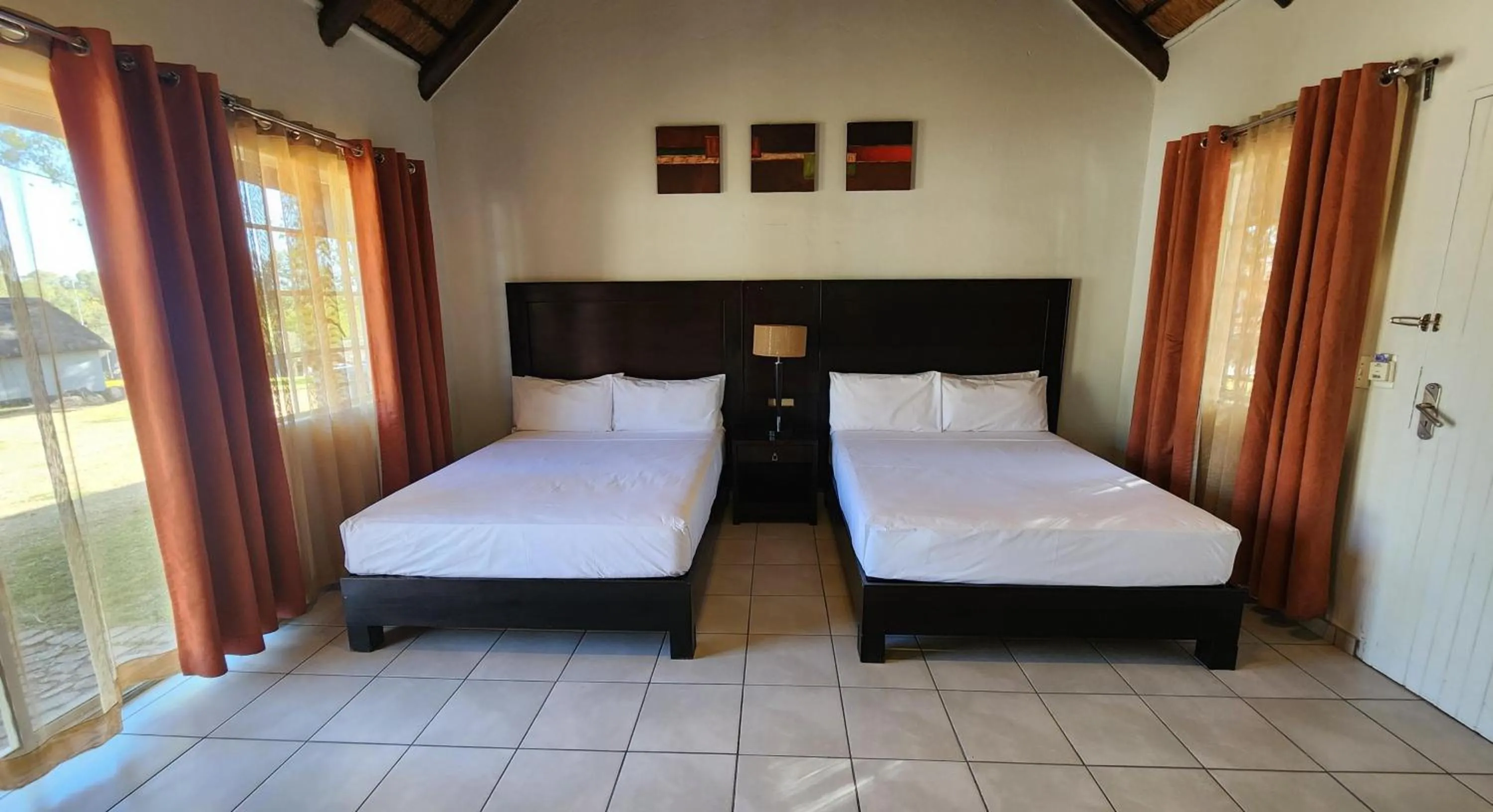 Bed in Shumba Valley Lodge Lanseria Airport