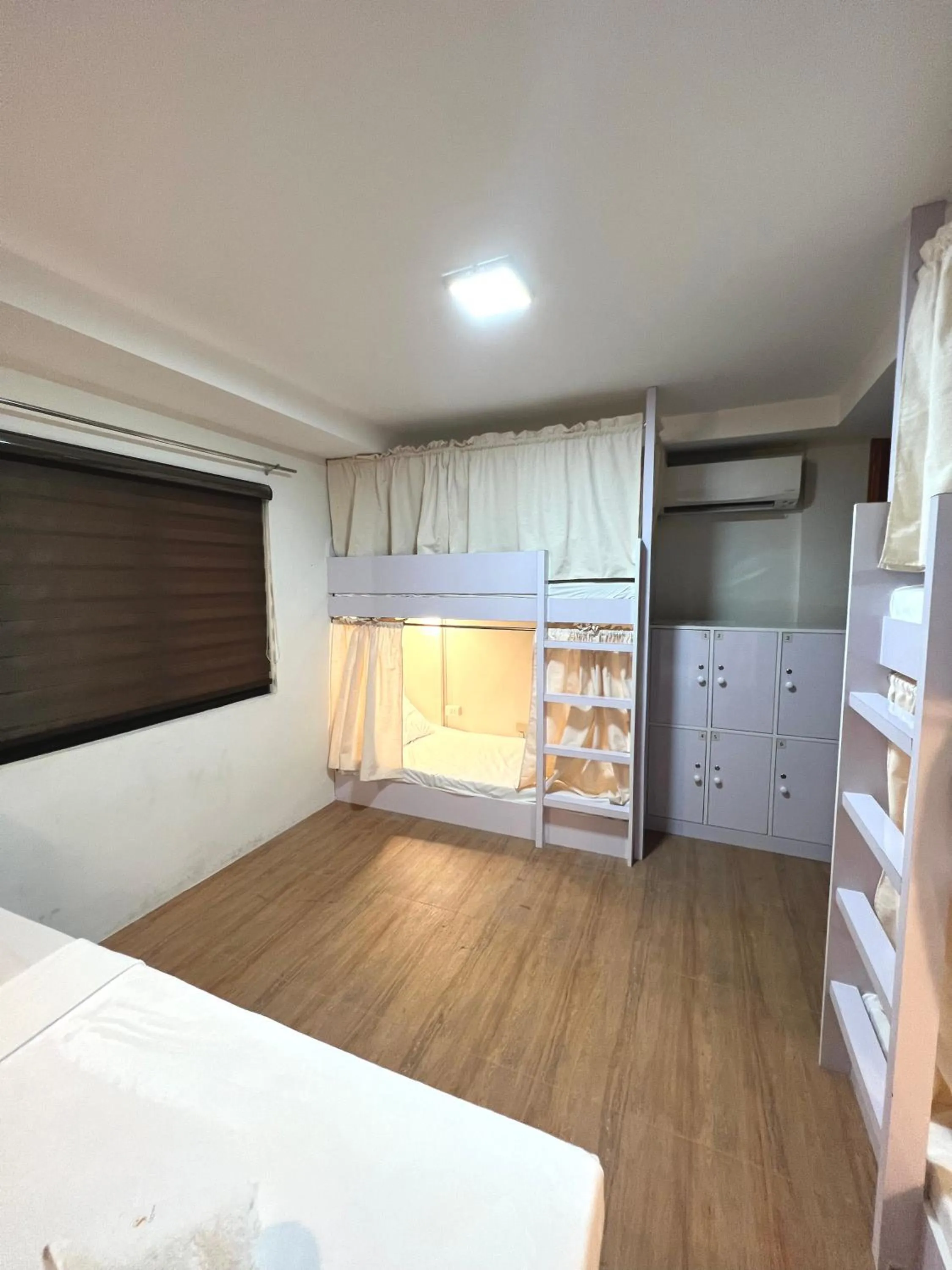 Bedroom, Bed in Staycation Hotel