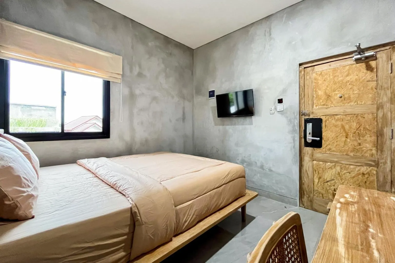 Bed in Rattanhaus R Signature Mitra RedDoorz