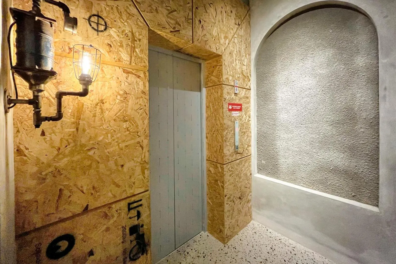 Facade/entrance in Rattanhaus R Signature Mitra RedDoorz