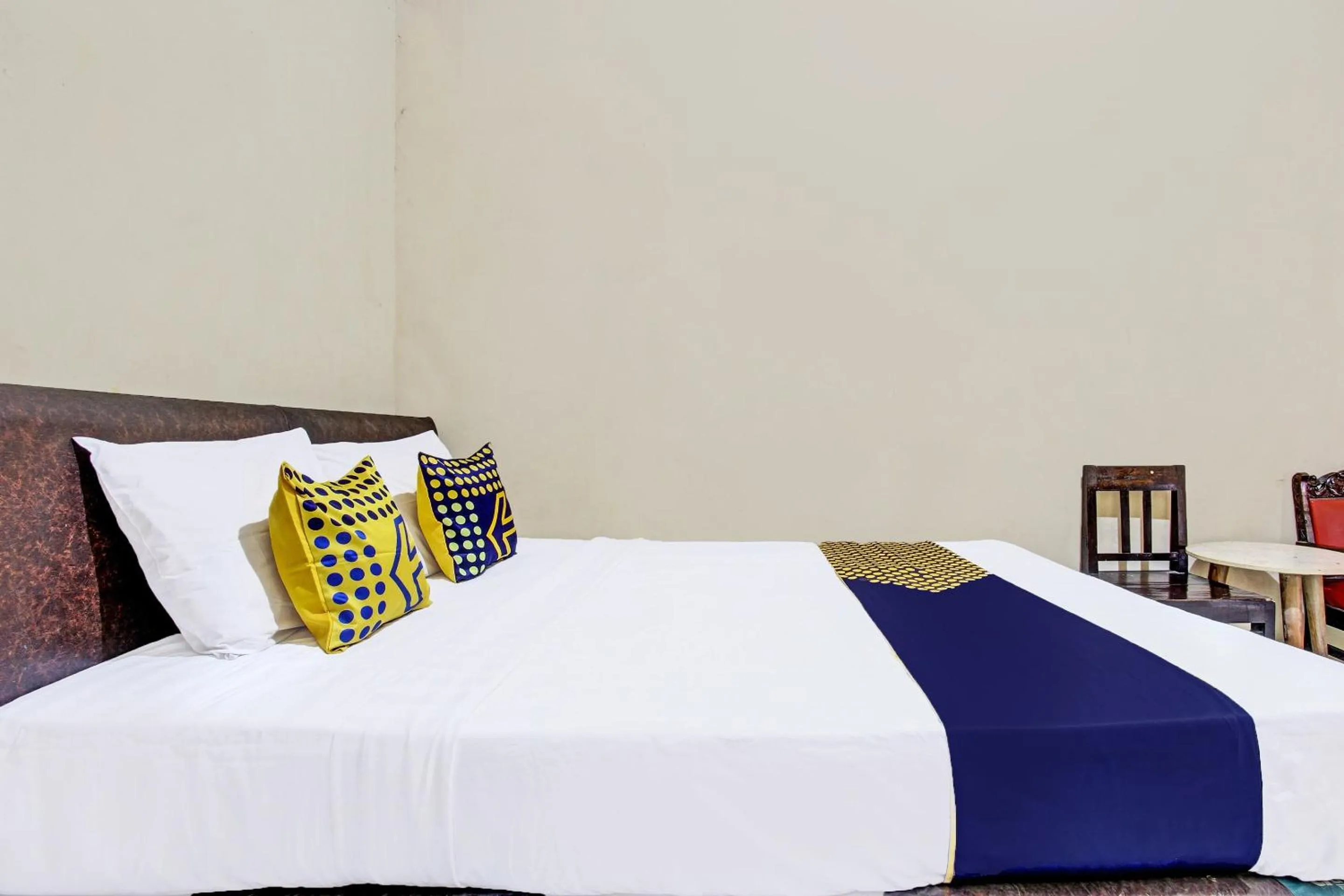 Bedroom, Bed in Hotel O Indah Arum