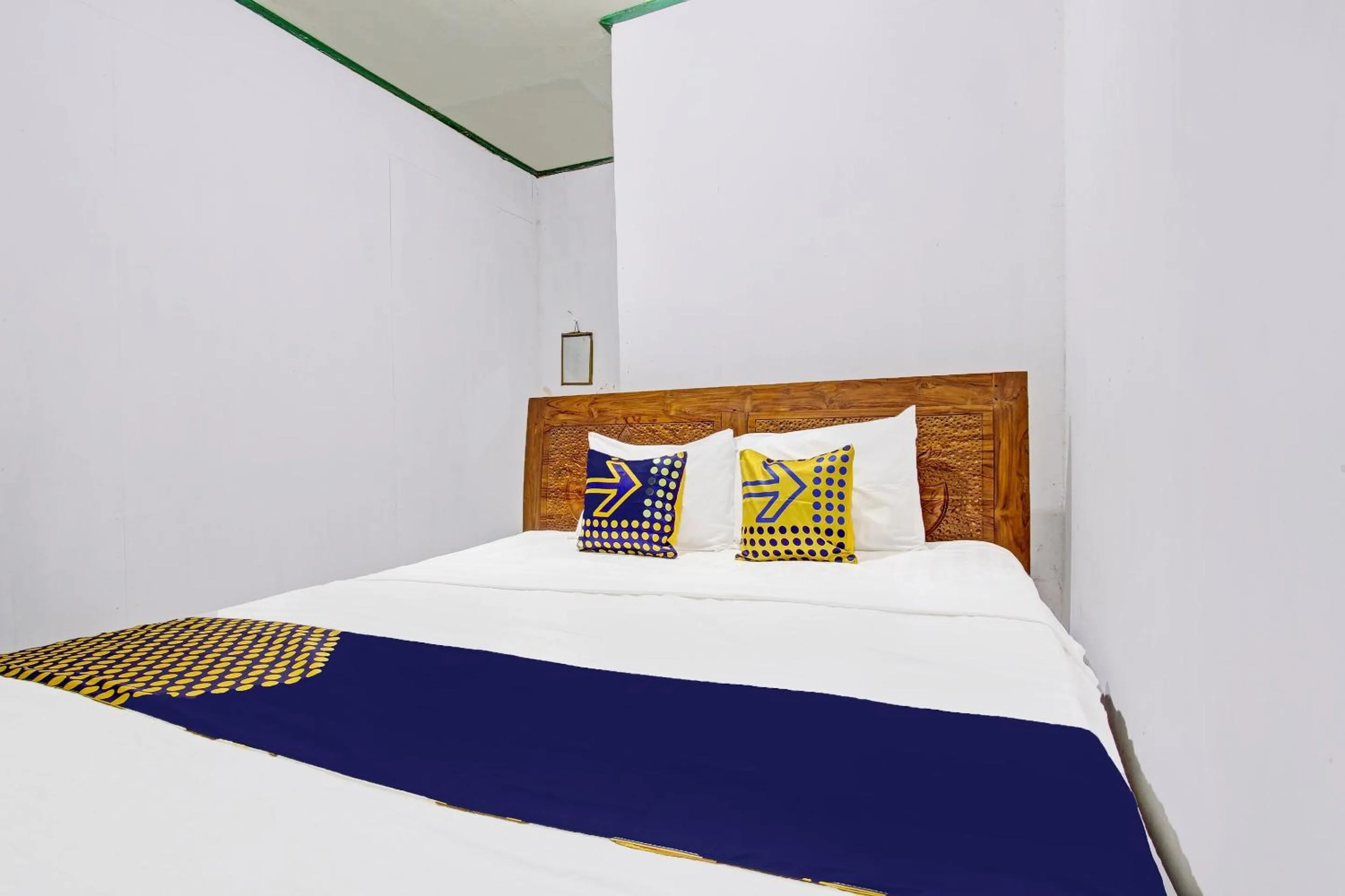 Bedroom, Bed in Hotel O Indah Arum